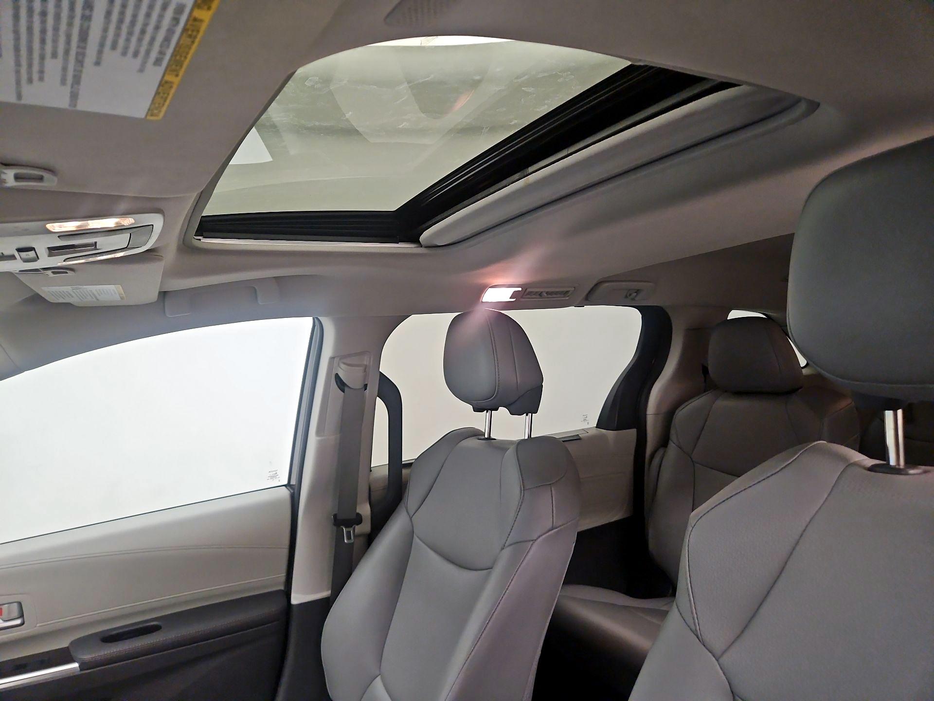 Thumbnail: 2024 Toyota Sienna - 19