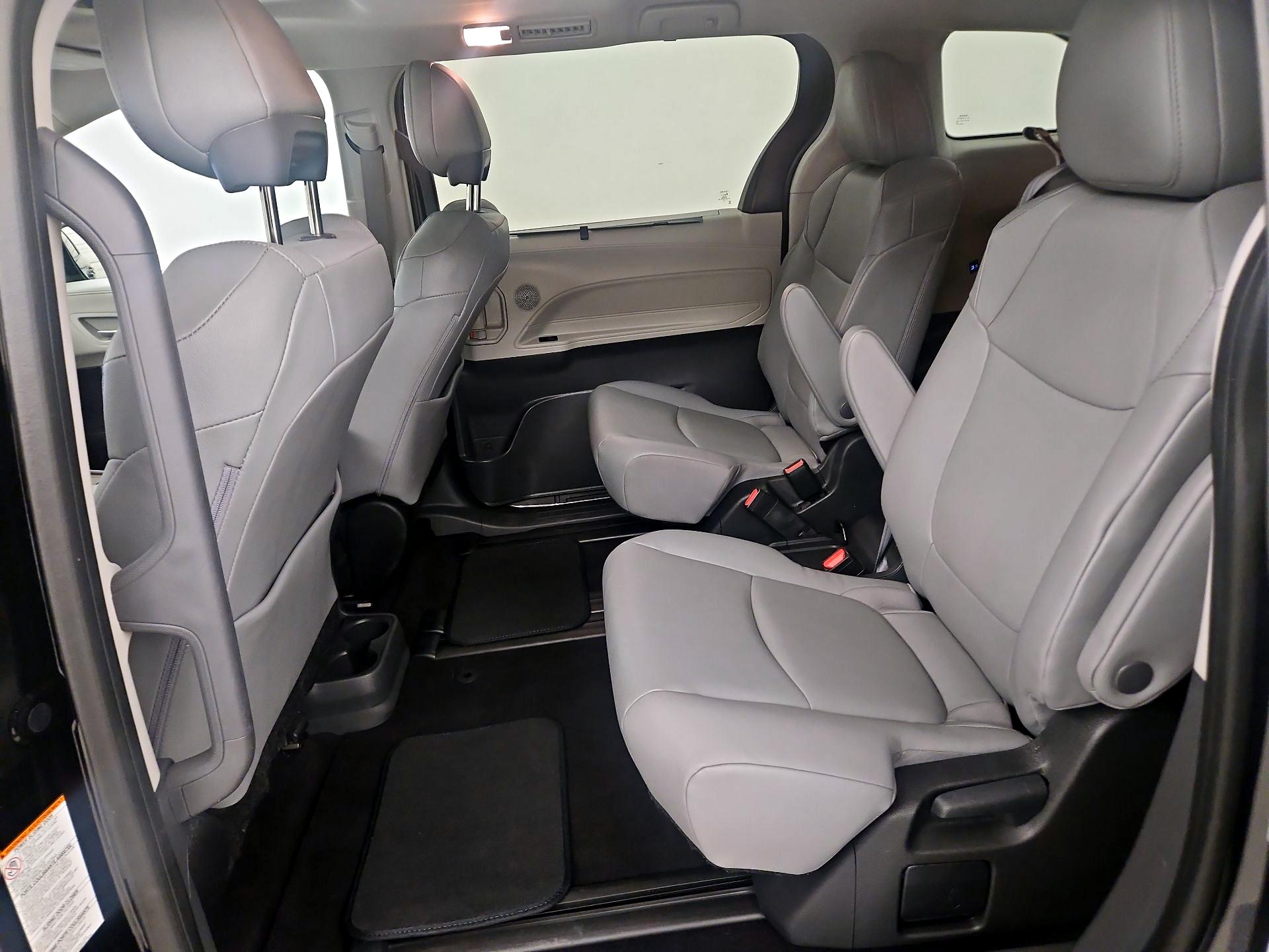 Thumbnail: 2024 Toyota Sienna - 20