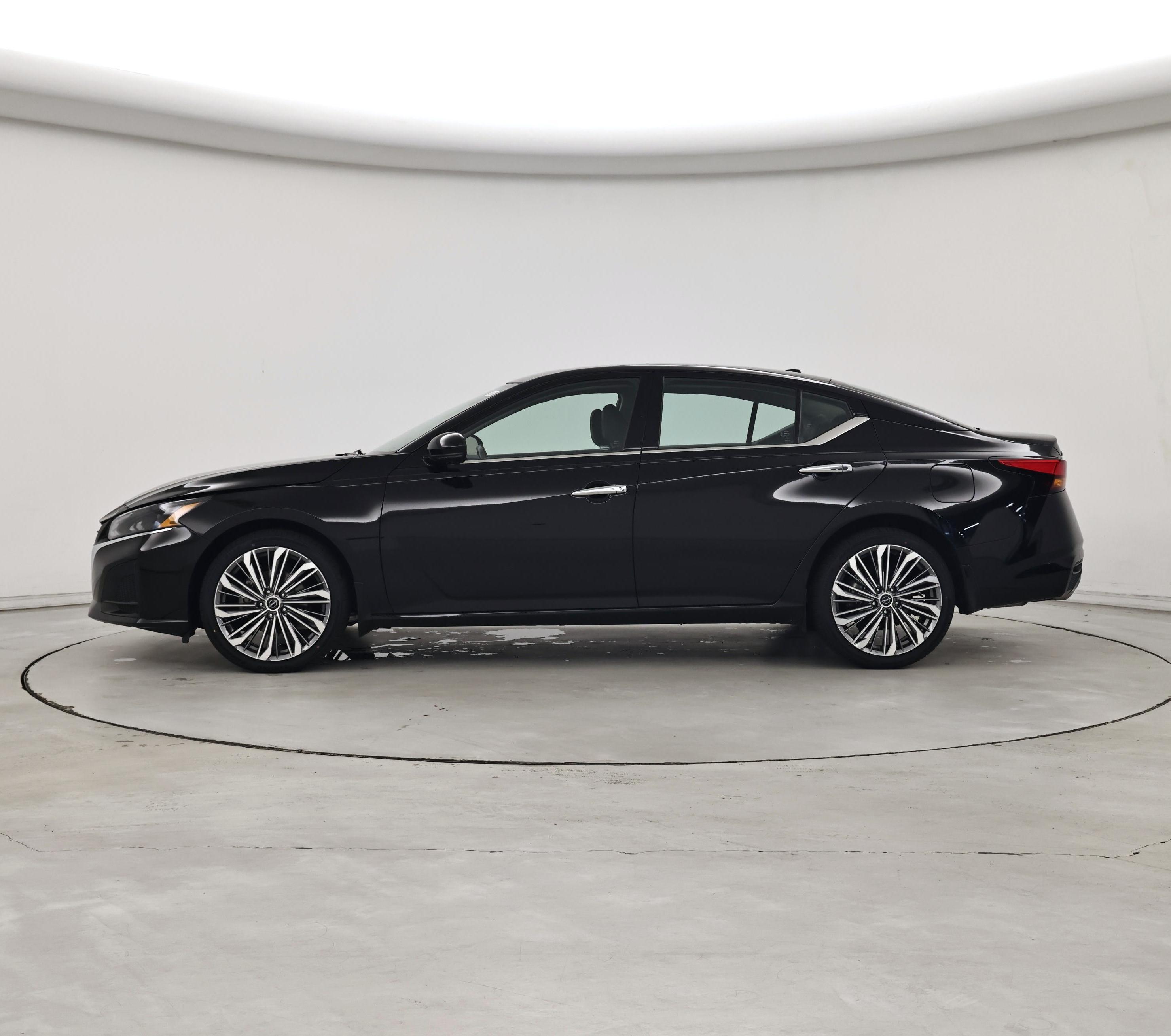 Thumbnail: 2023 Nissan Altima - 3