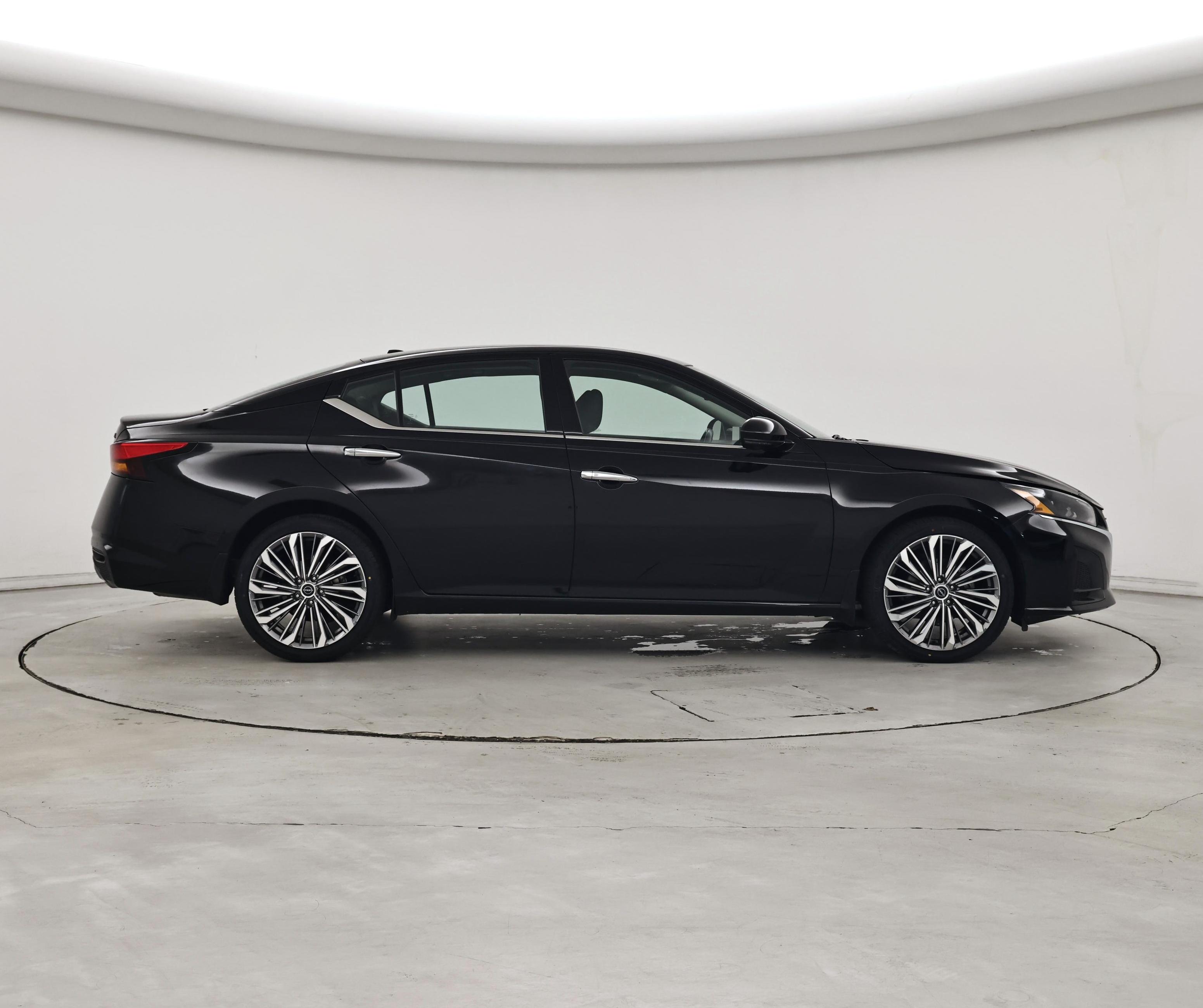 Thumbnail: 2023 Nissan Altima - 7