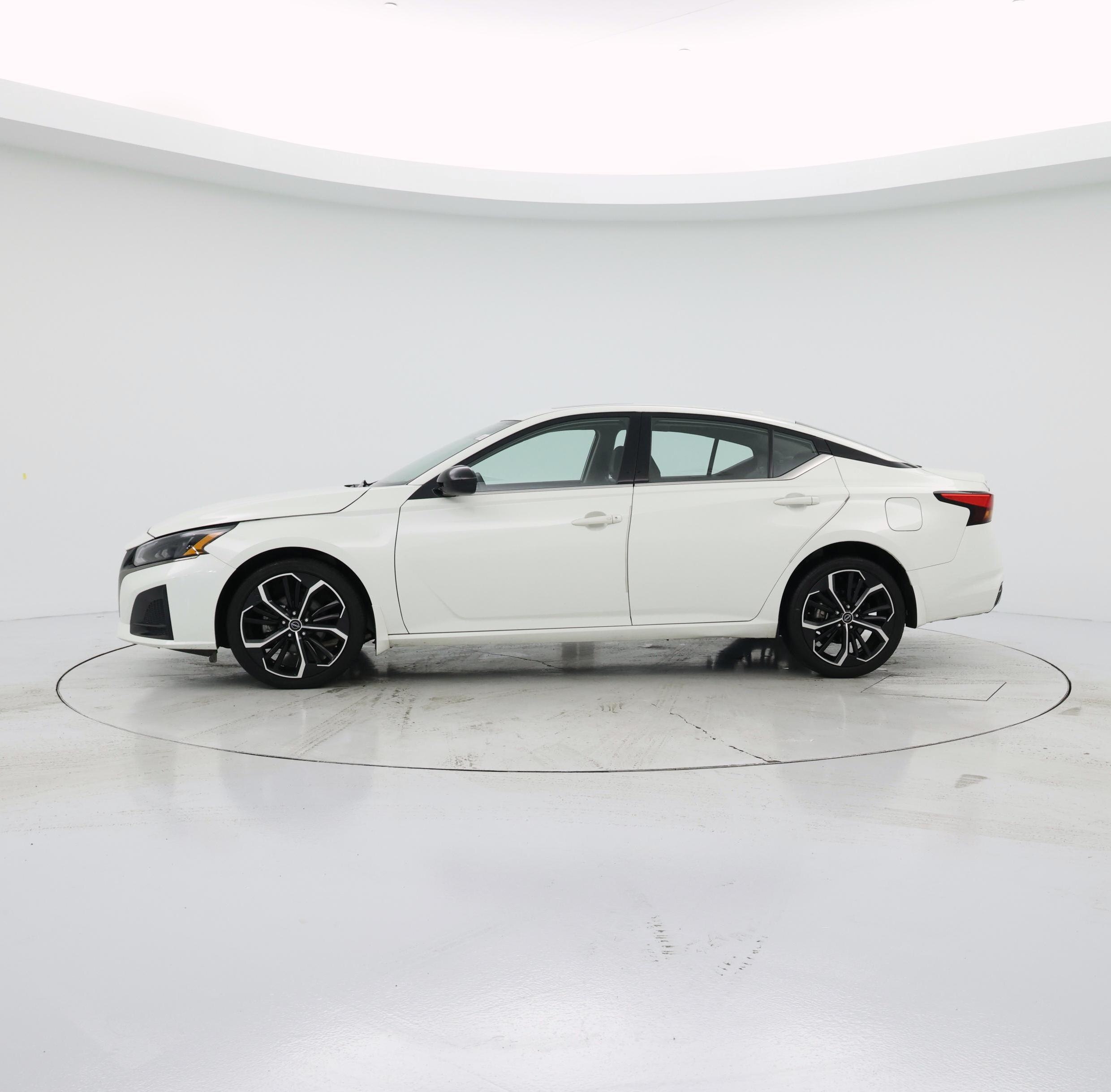 Thumbnail: 2023 Nissan Altima - 3