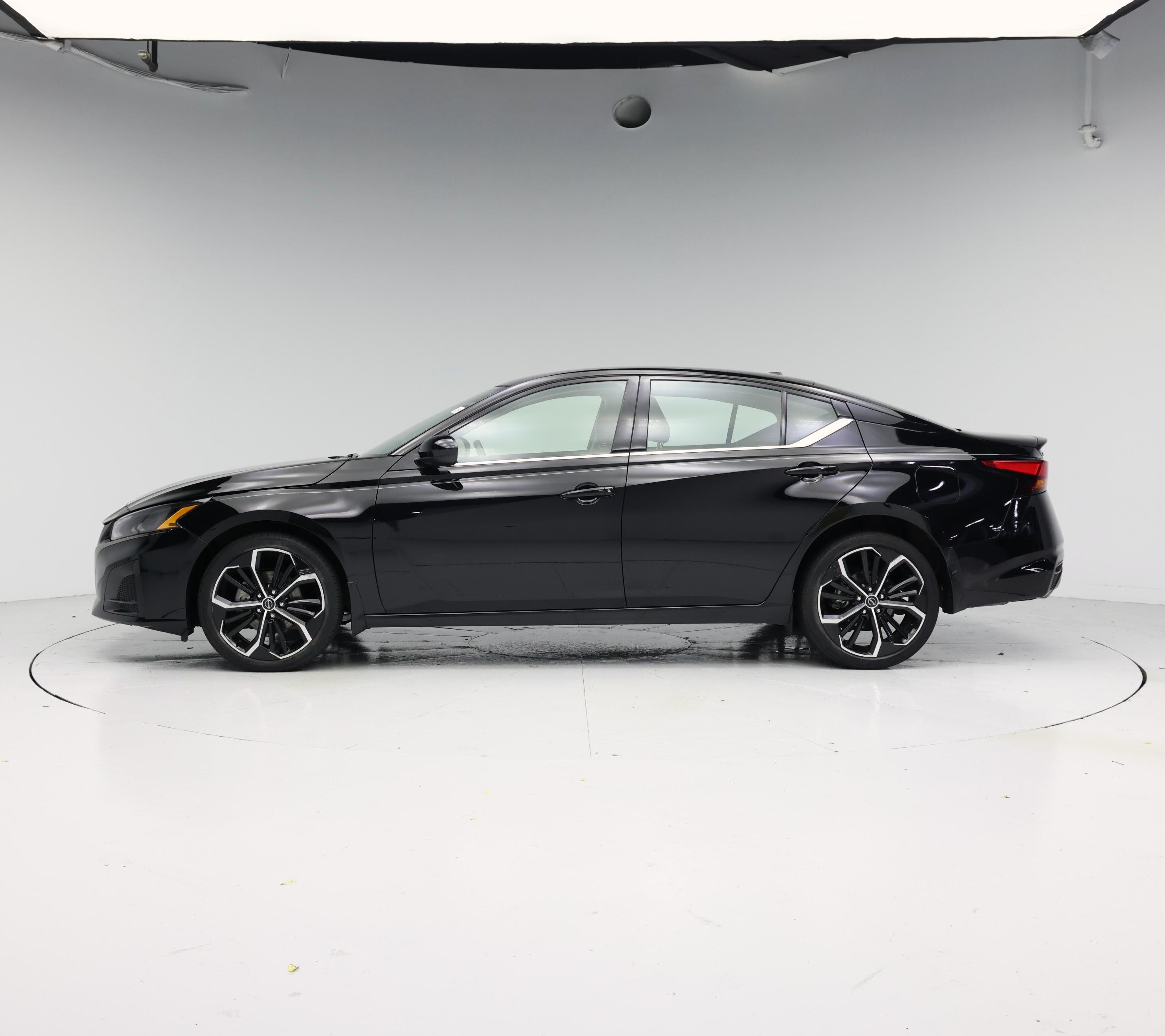 Thumbnail: 2023 Nissan Altima - 3