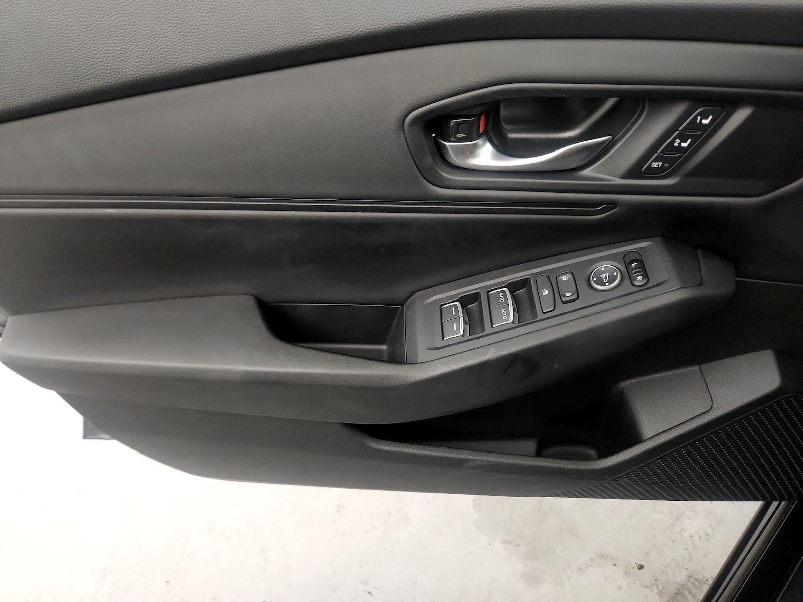 2024 Honda Accord Hybrid EX-L - Photo 13