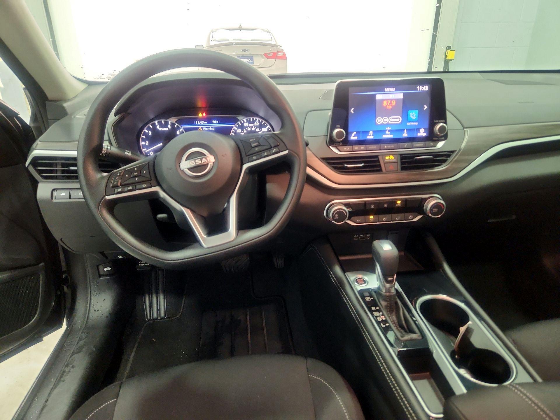 Thumbnail: 2023 Nissan Altima - 10
