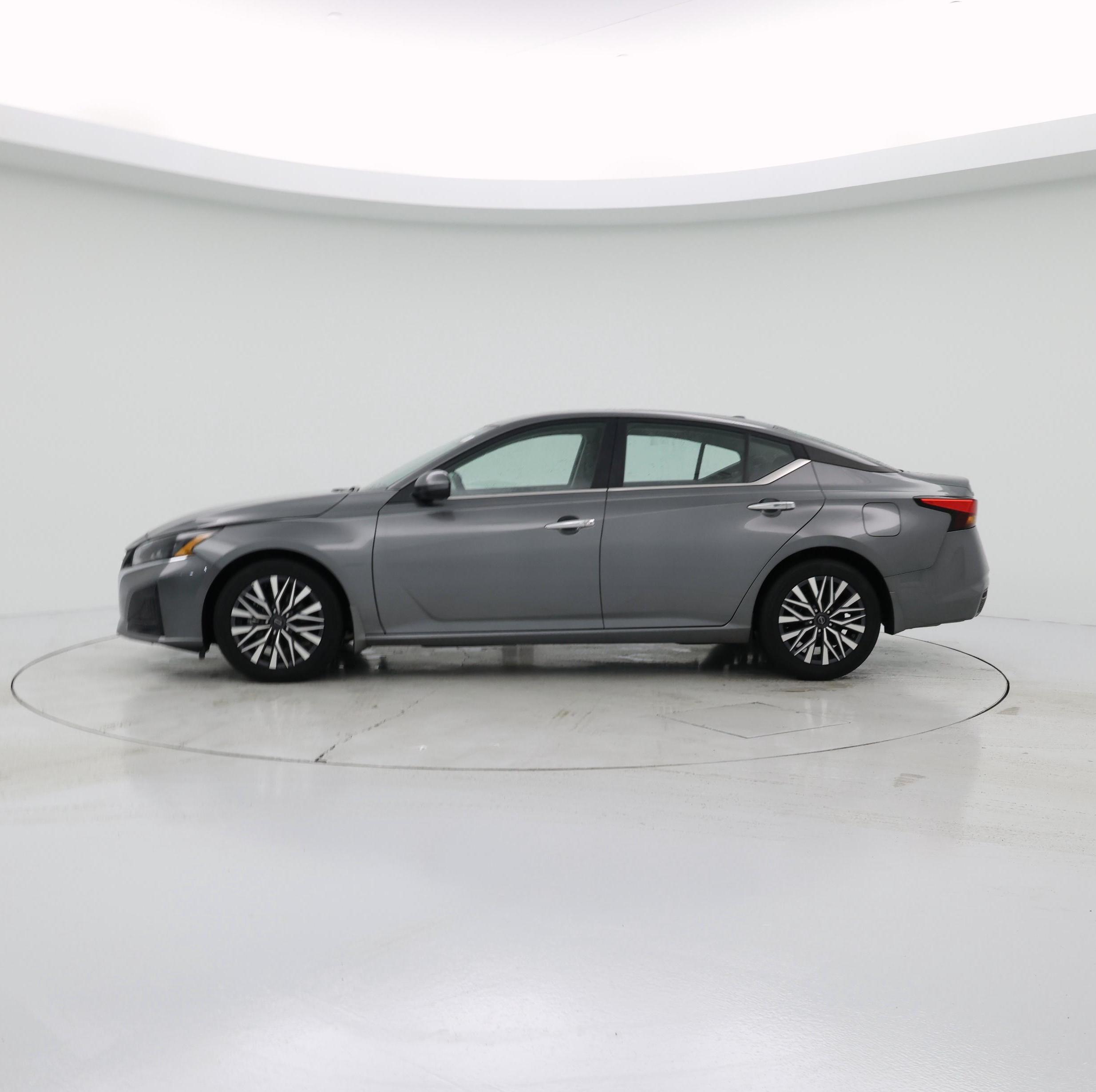 Thumbnail: 2023 Nissan Altima - 3