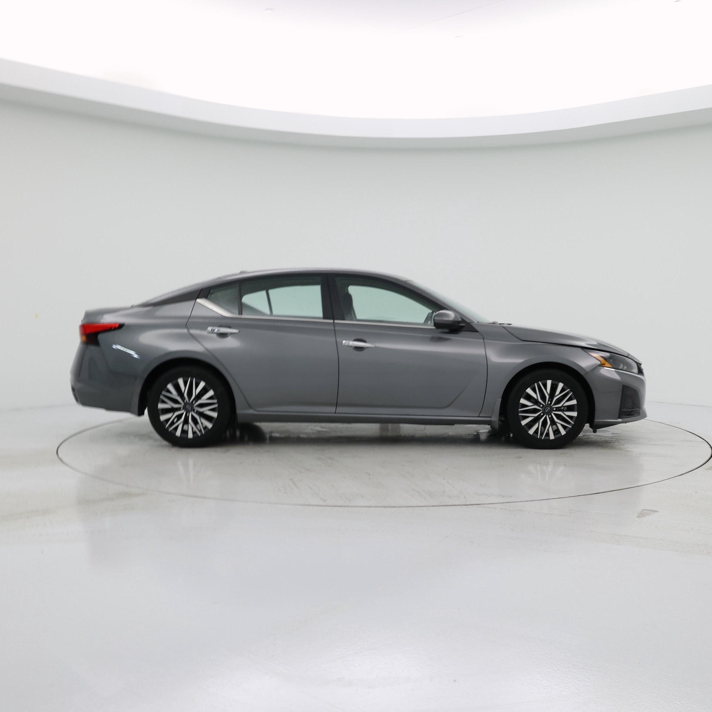 Thumbnail: 2023 Nissan Altima - 7