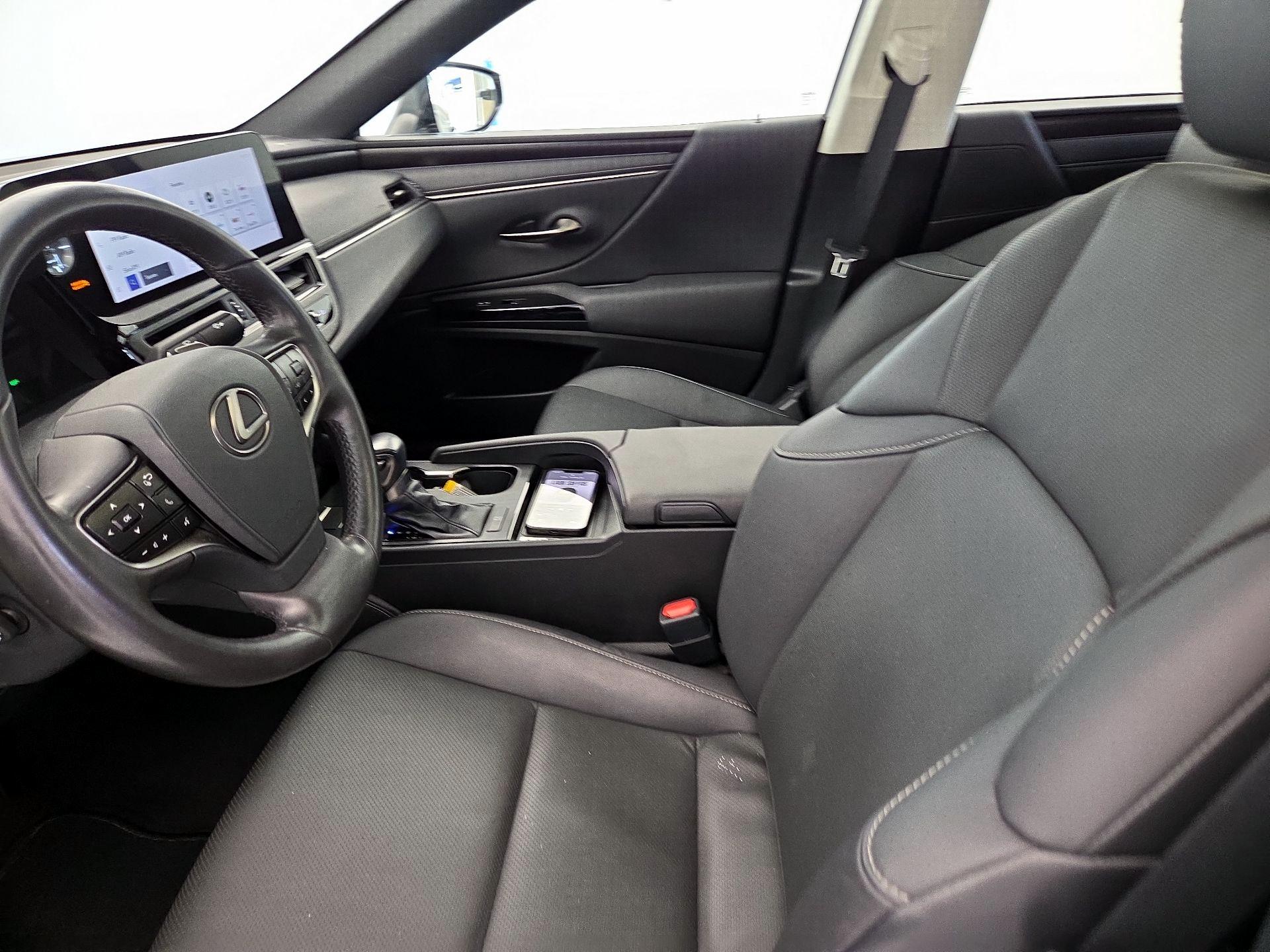 Thumbnail: 2023 Lexus ES - 11