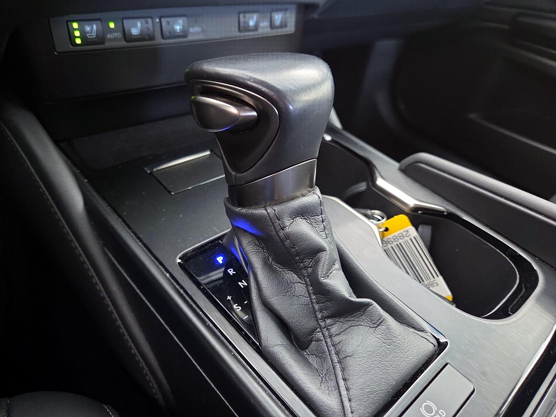 Thumbnail: 2023 Lexus ES - 16