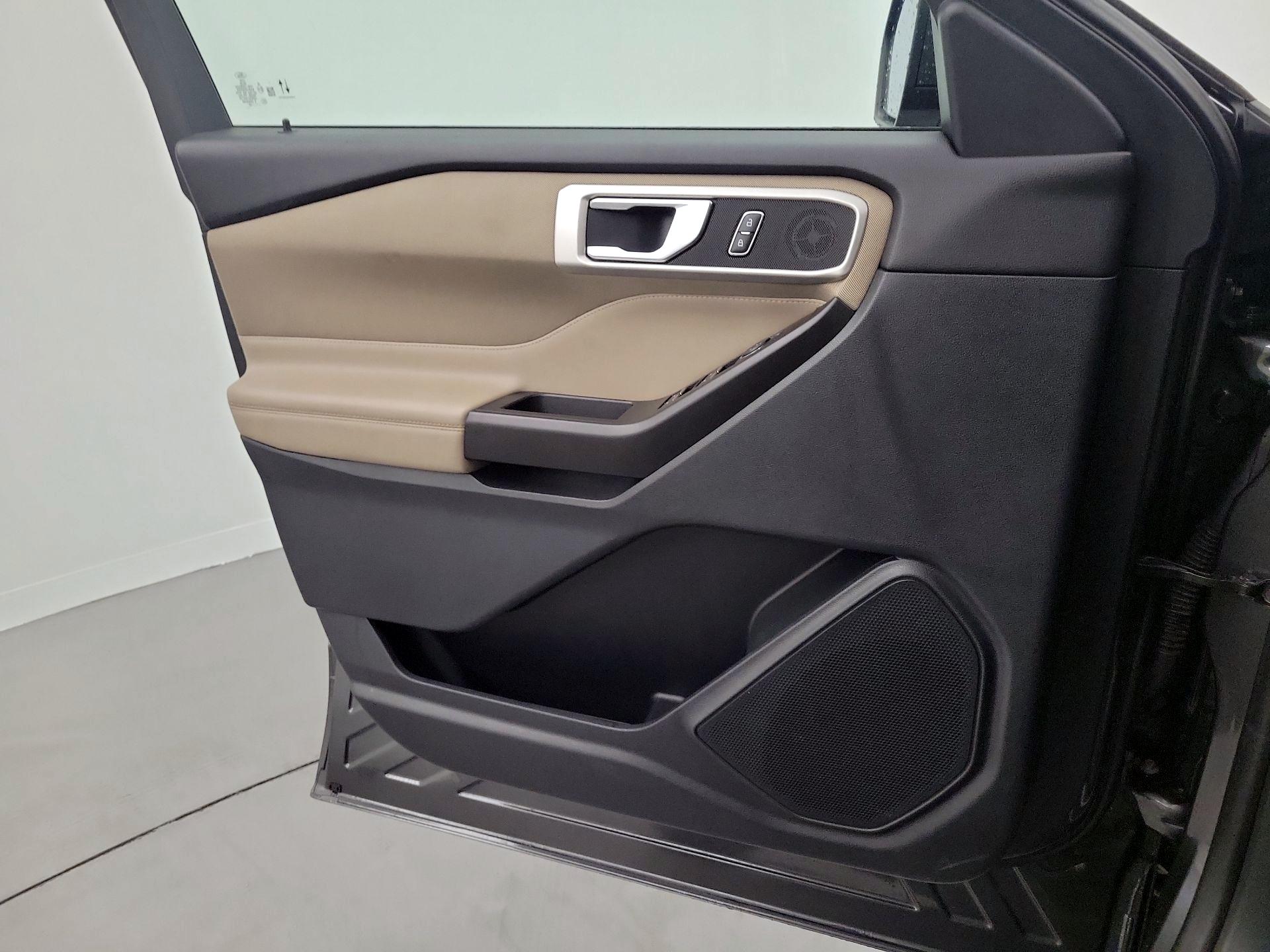 Thumbnail: 2020 Ford Explorer - 12