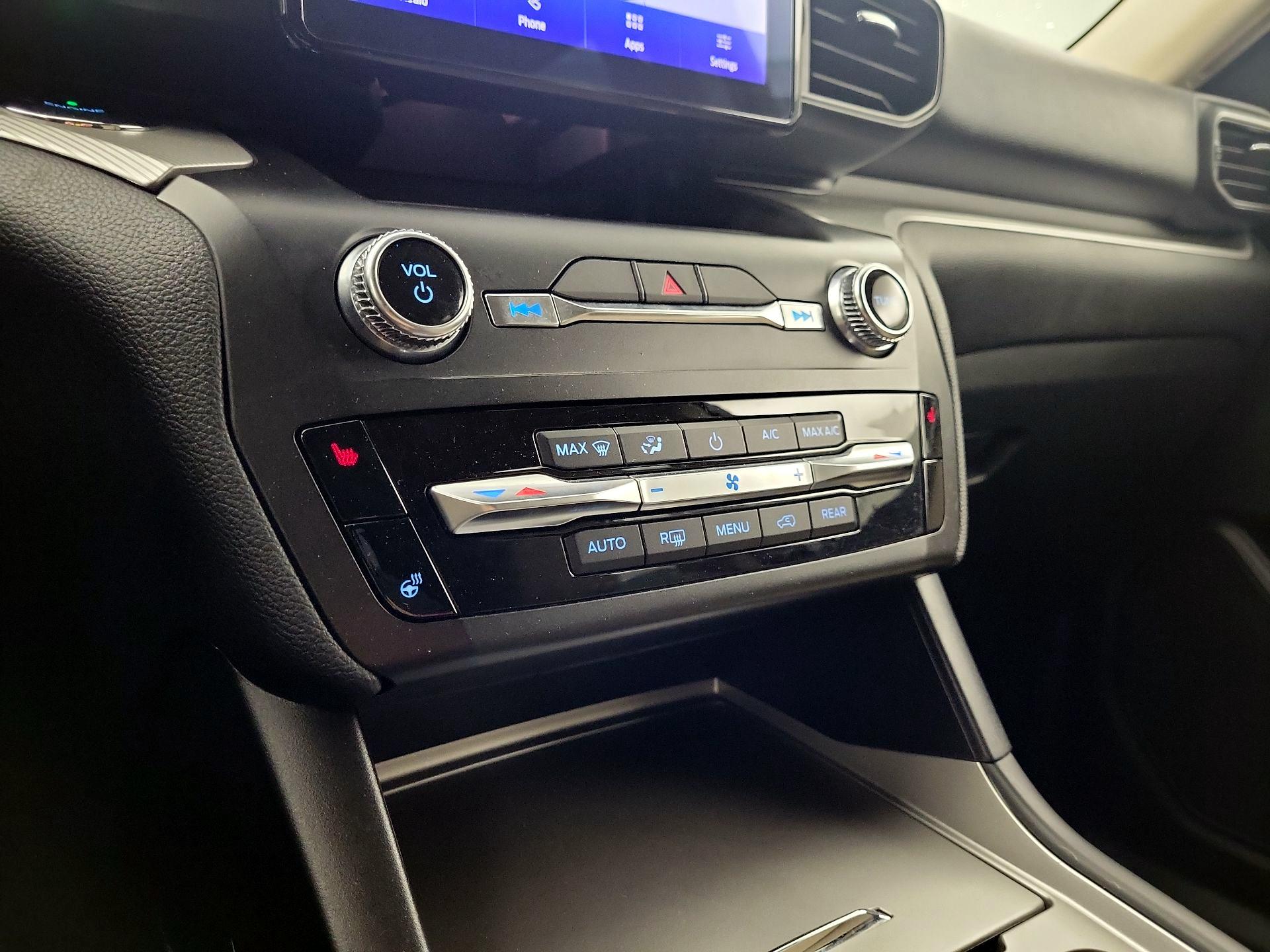 Thumbnail: 2020 Ford Explorer - 16