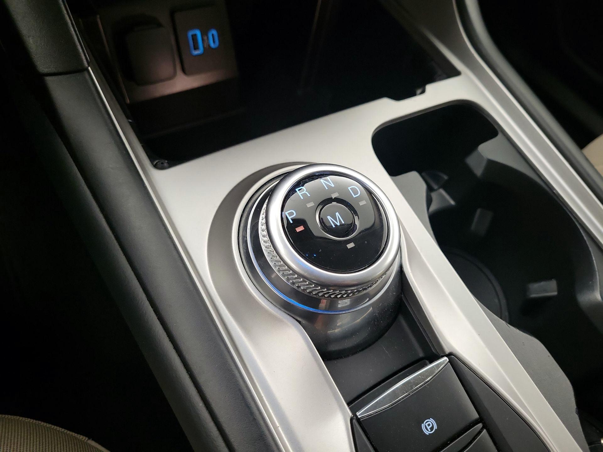 Thumbnail: 2020 Ford Explorer - 17