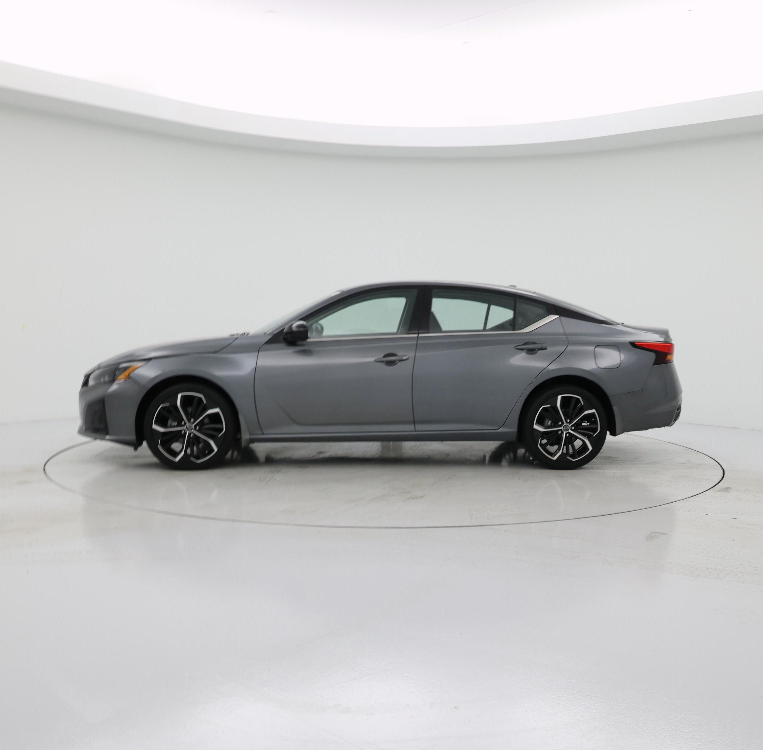 Thumbnail: 2023 Nissan Altima - 3