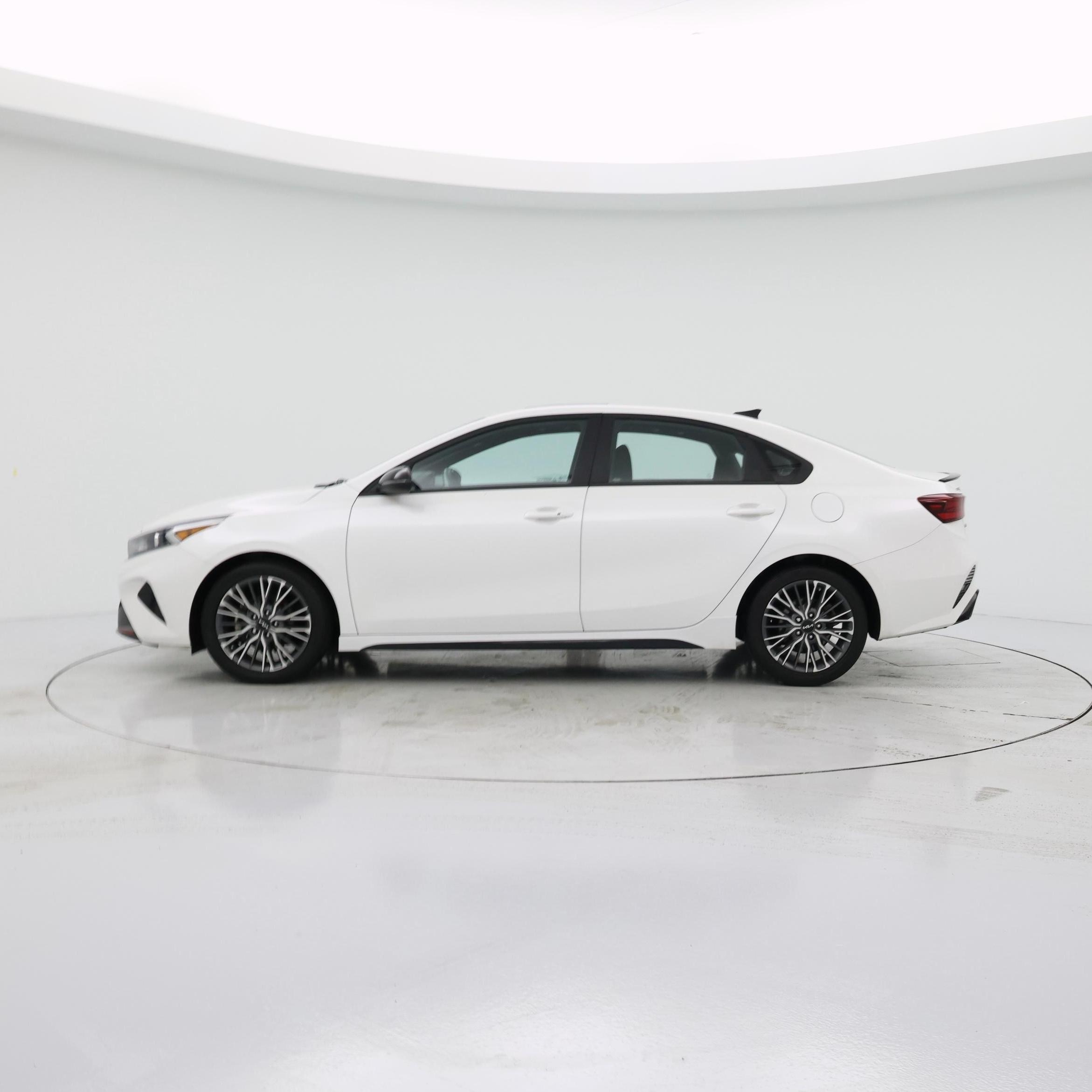 Thumbnail: 2023 Kia Forte - 3