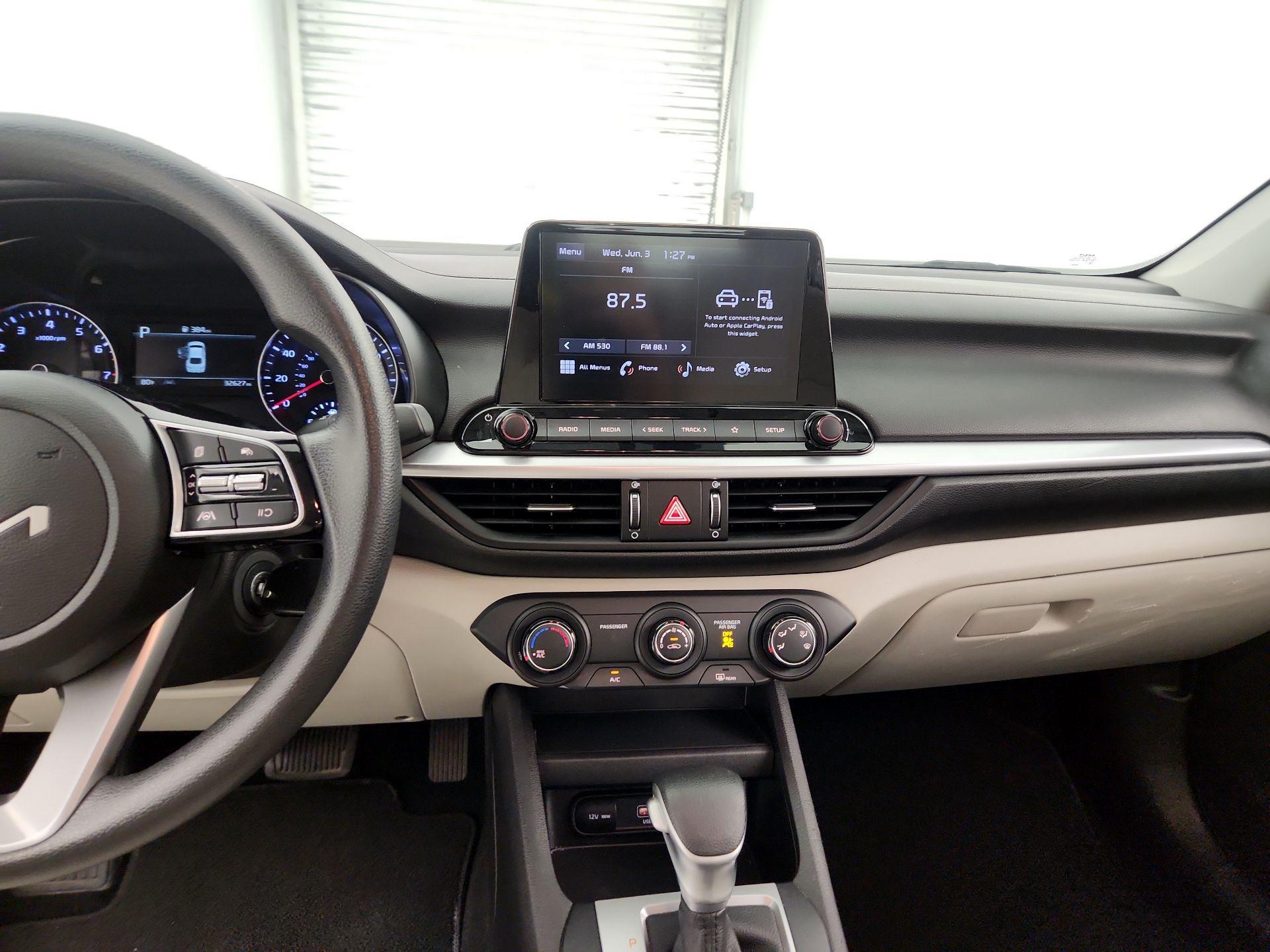Thumbnail: 2023 Kia Forte - 9