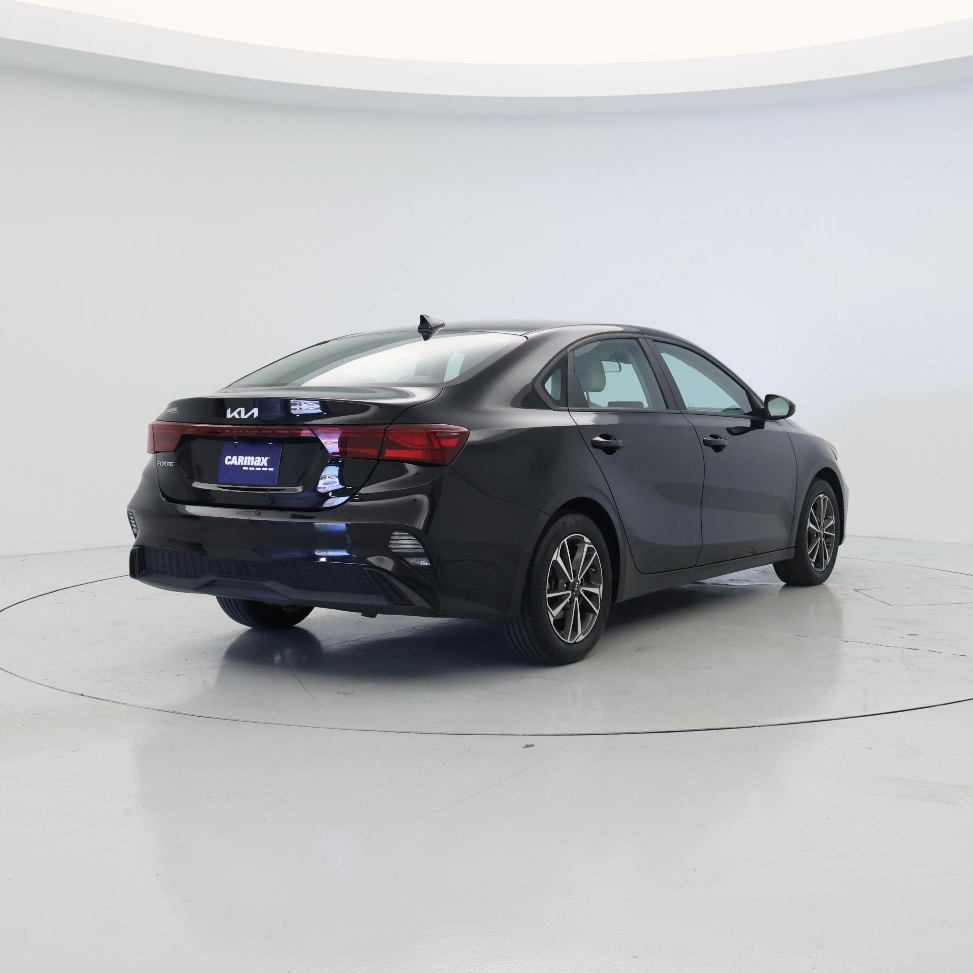 Thumbnail: 2023 Kia Forte - 8