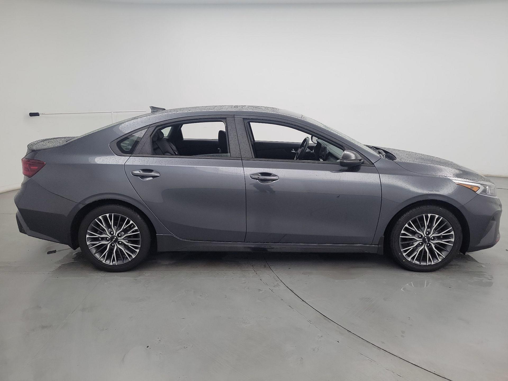 Thumbnail: 2023 Kia Forte - 4