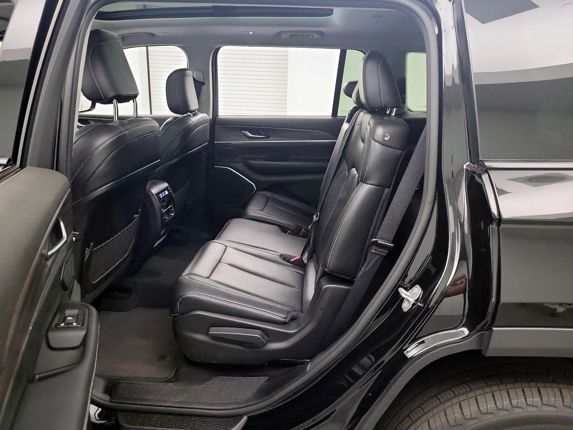 Thumbnail: 2022 Jeep Grand Cherokee L - 19