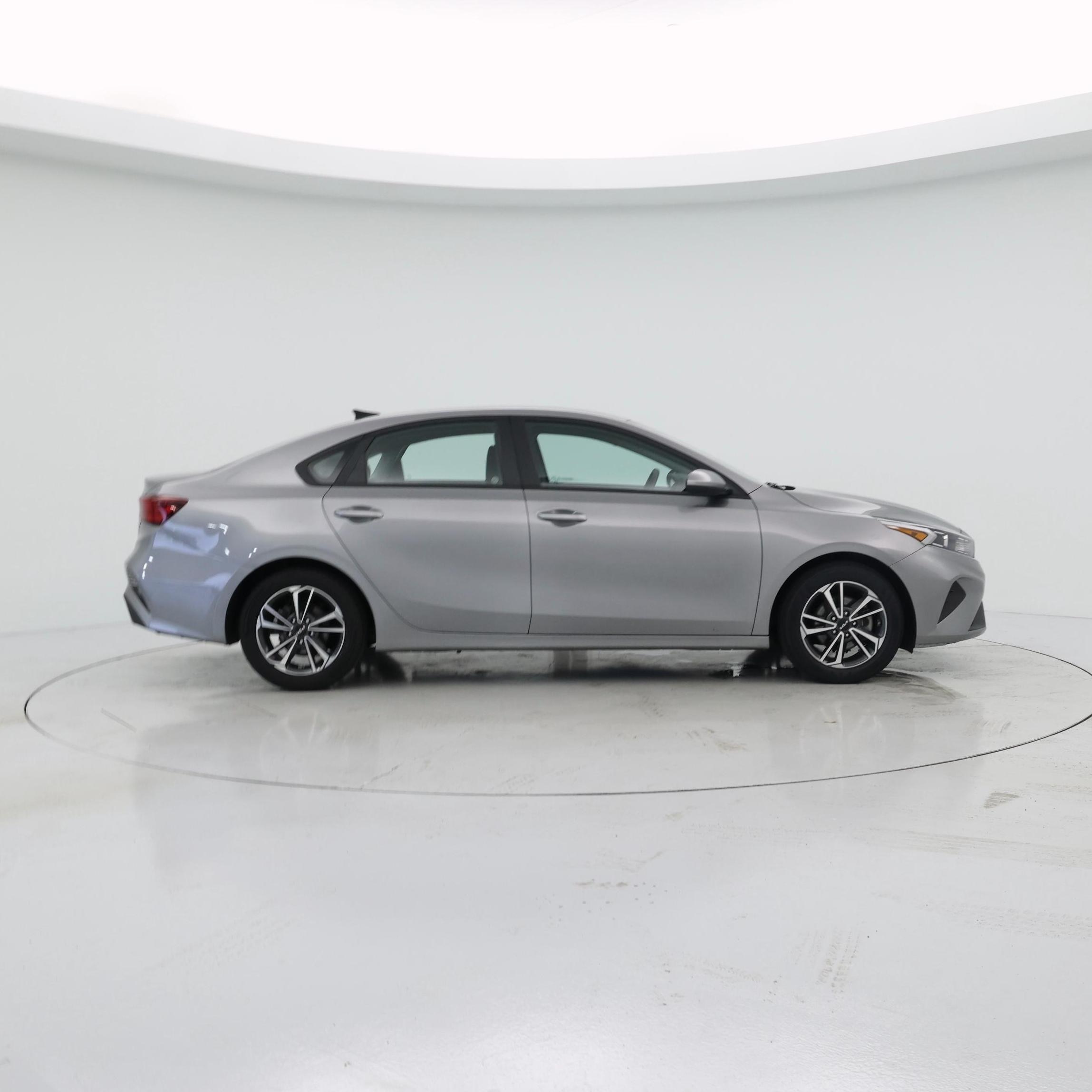 Thumbnail: 2023 Kia Forte - 7