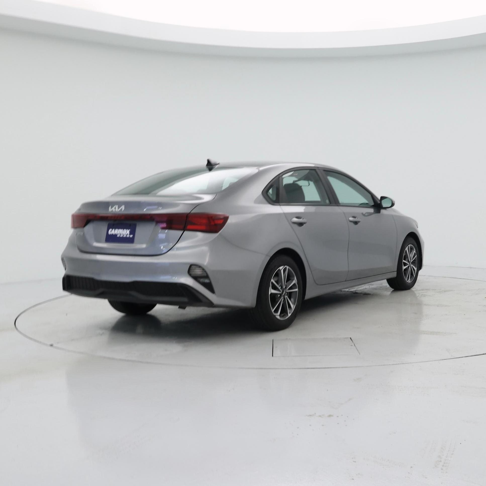 Thumbnail: 2023 Kia Forte - 8