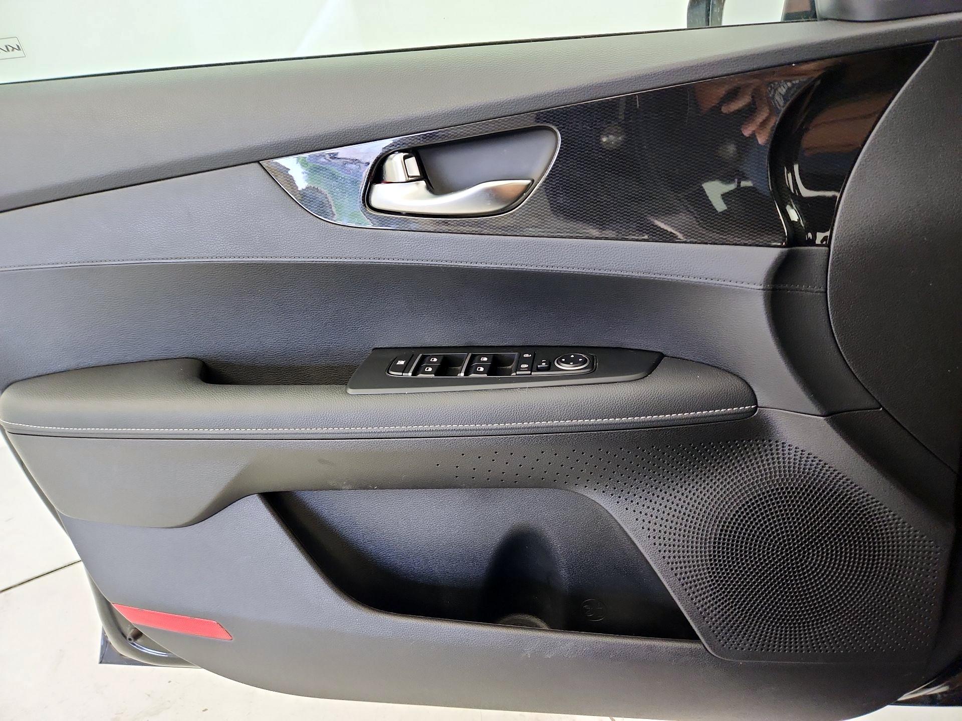 Thumbnail: 2023 Kia Forte - 12