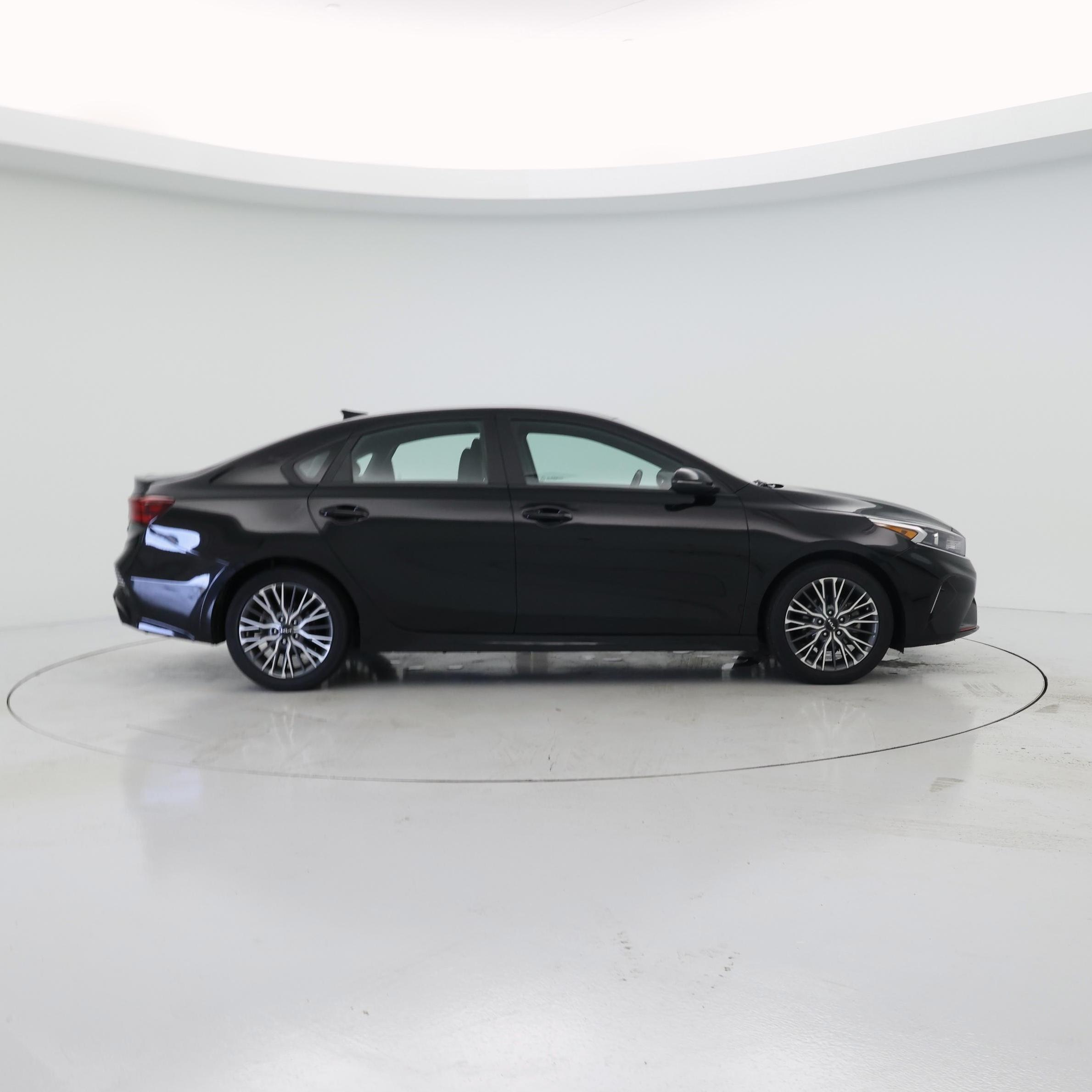 Thumbnail: 2023 Kia Forte - 7
