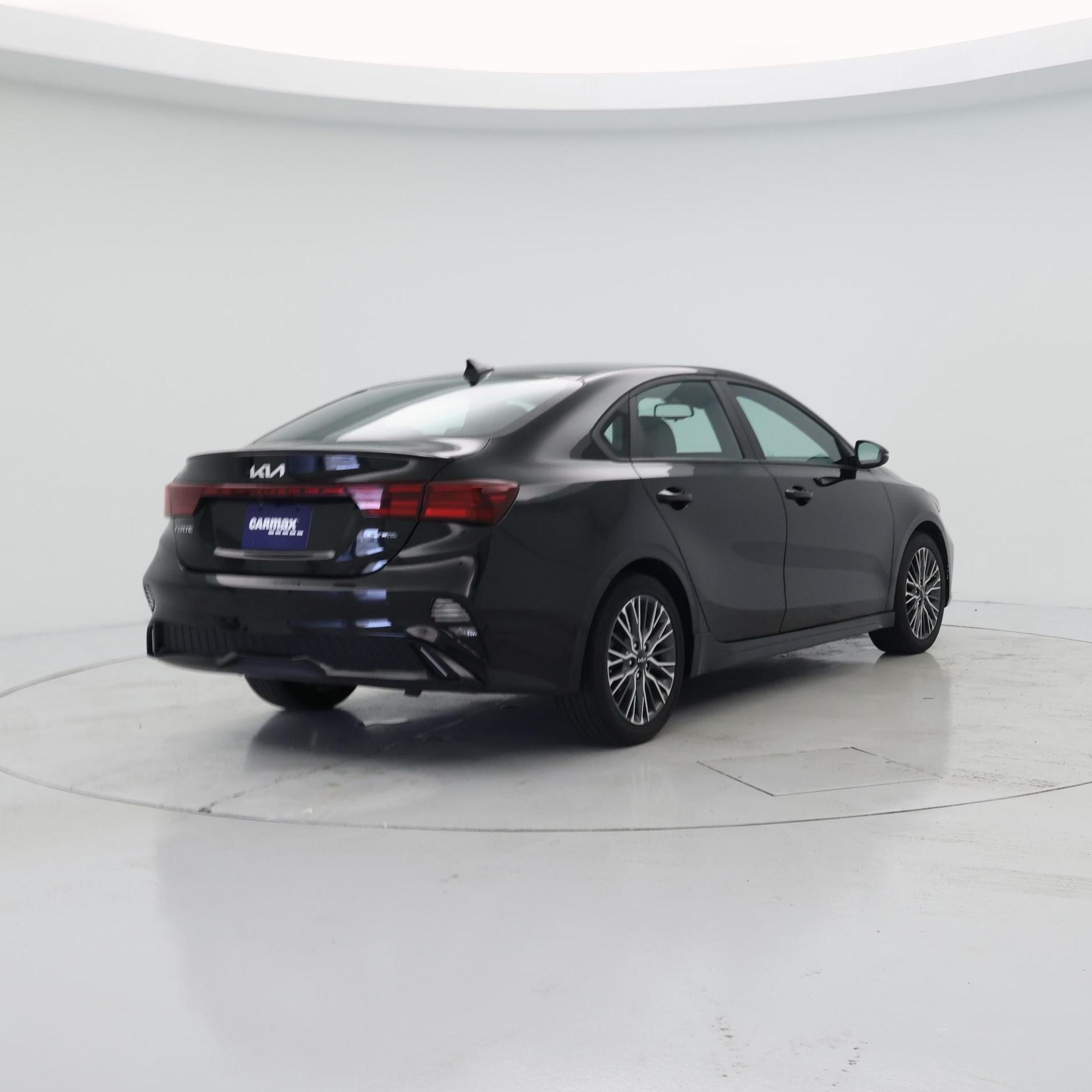 Thumbnail: 2023 Kia Forte - 8