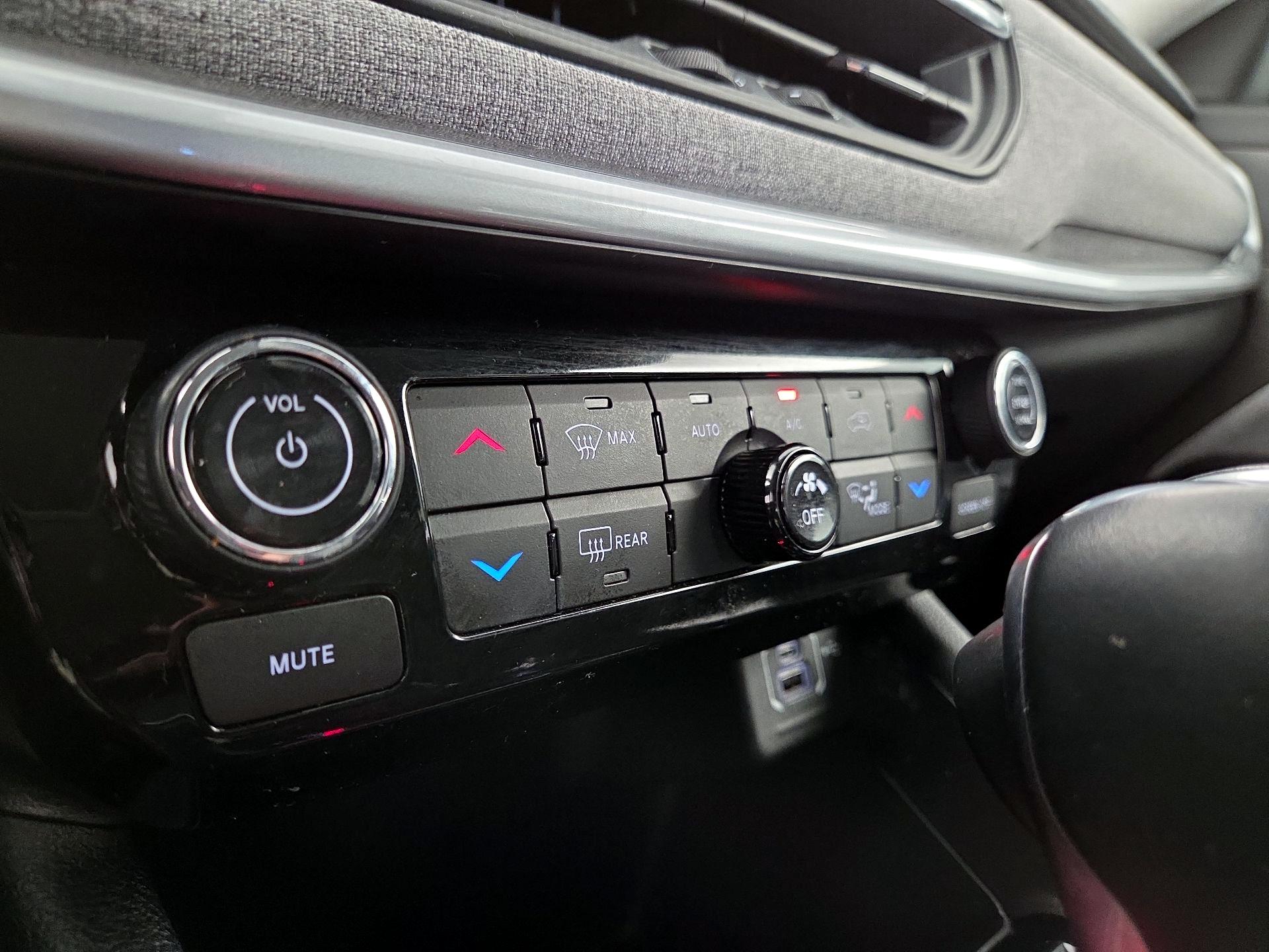 Thumbnail: 2022 Jeep Compass - 16
