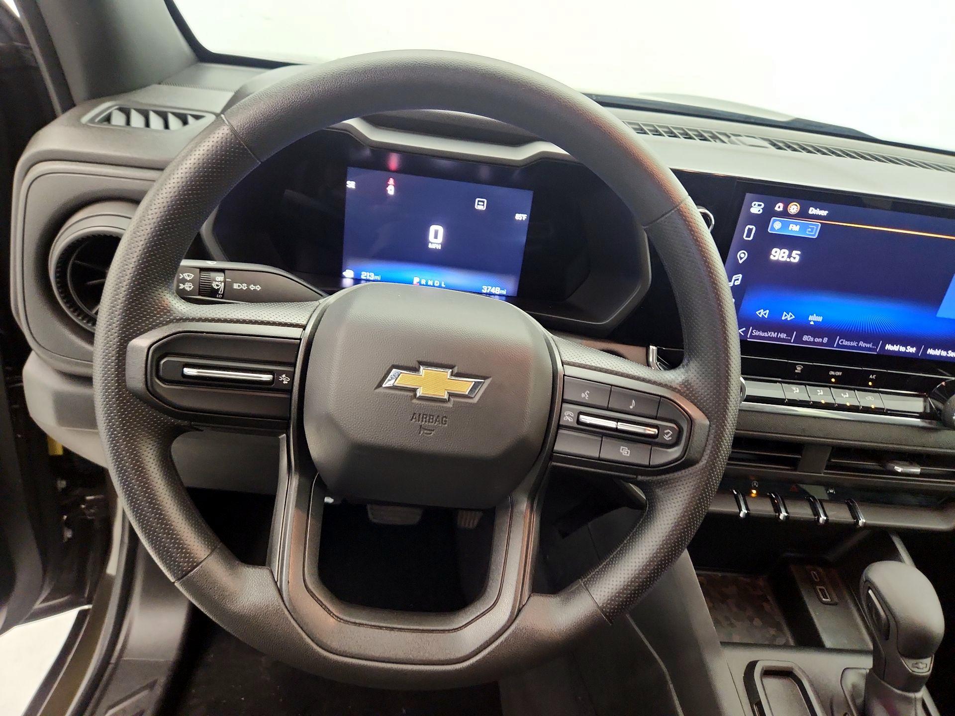 Thumbnail: 2023 Chevrolet Colorado - 10