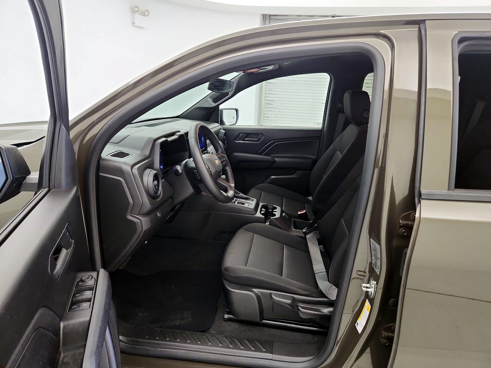 Thumbnail: 2023 Chevrolet Colorado - 11