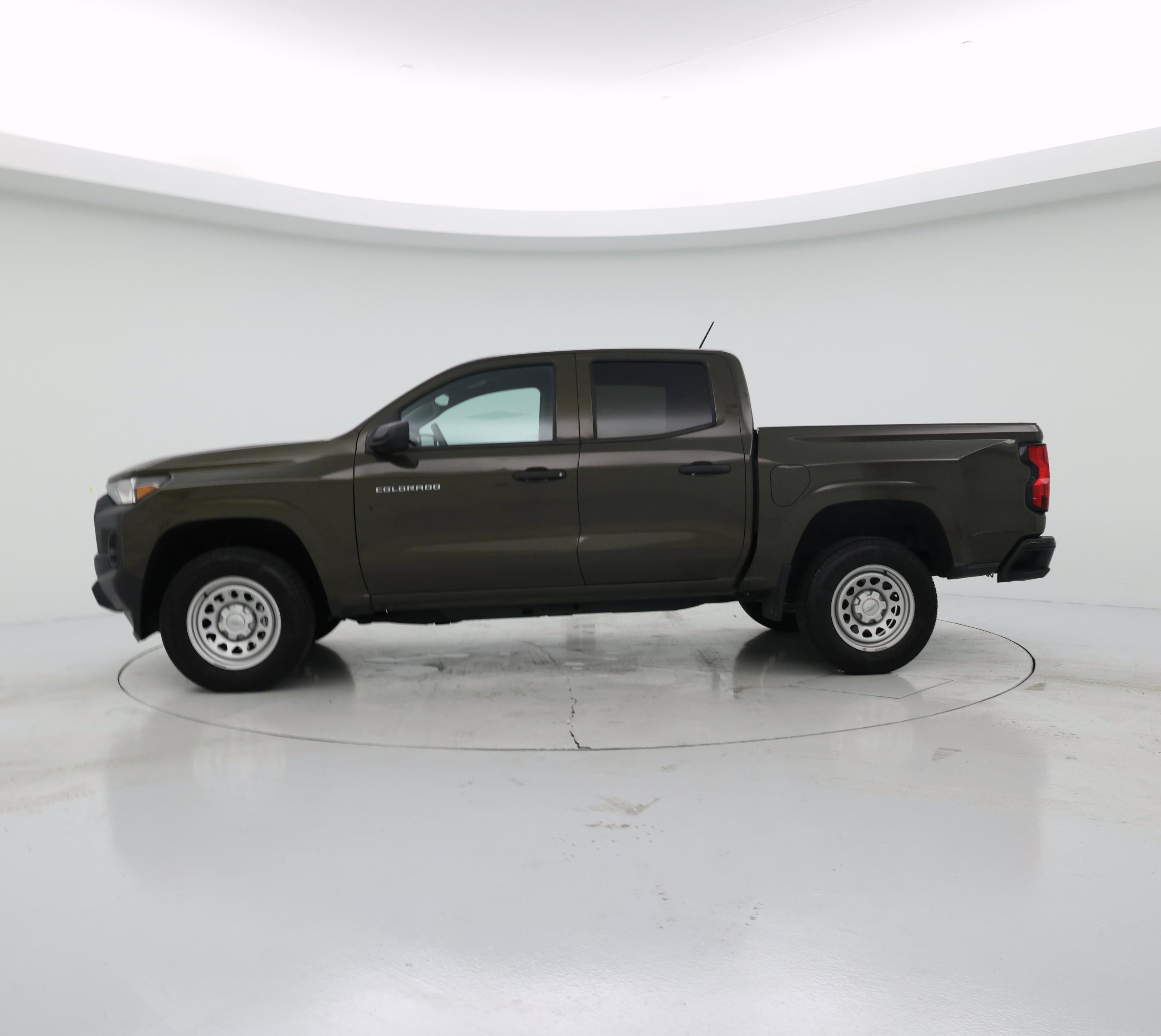 Thumbnail: 2023 Chevrolet Colorado - 3