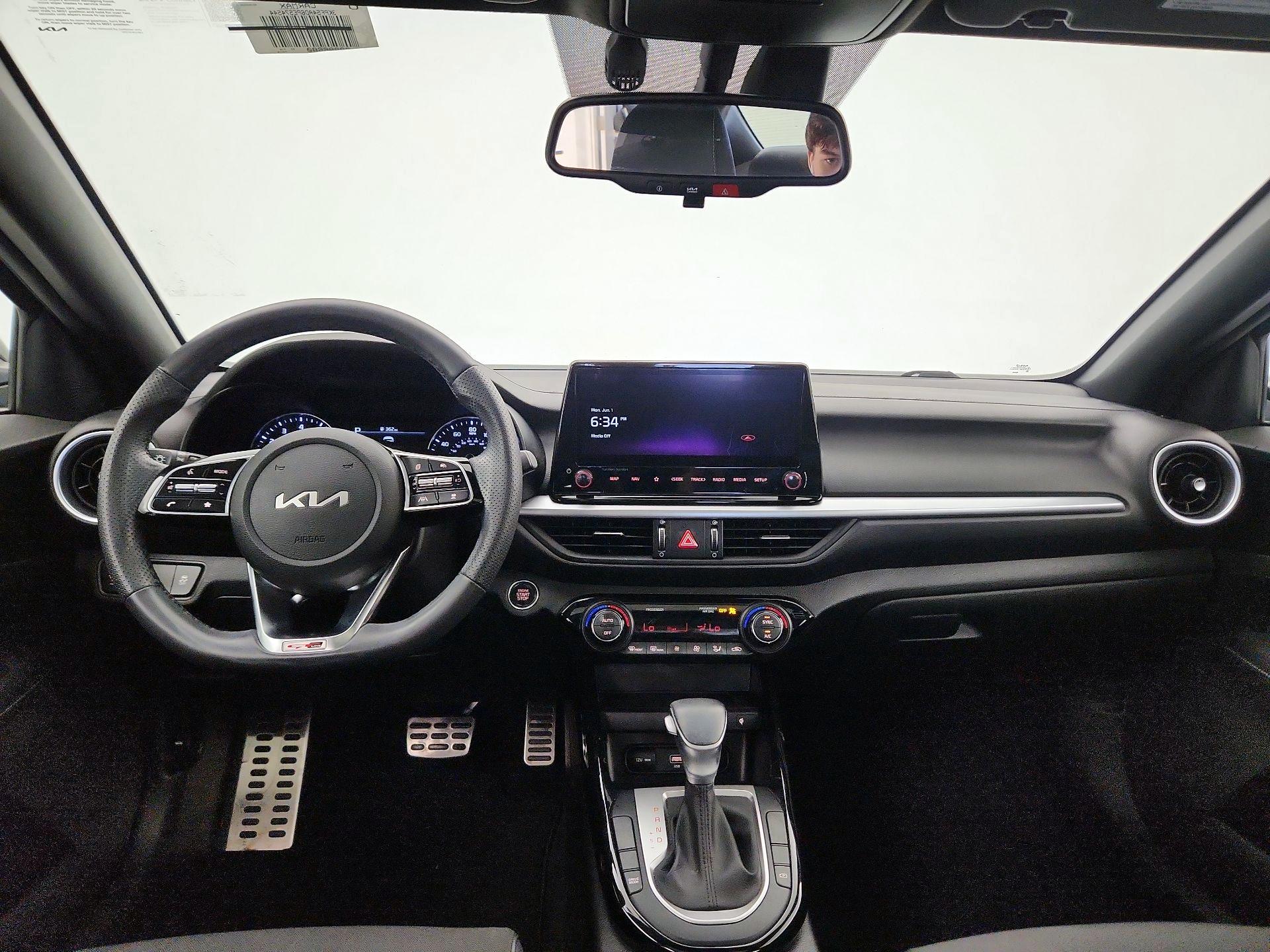 Thumbnail: 2023 Kia Forte - 9