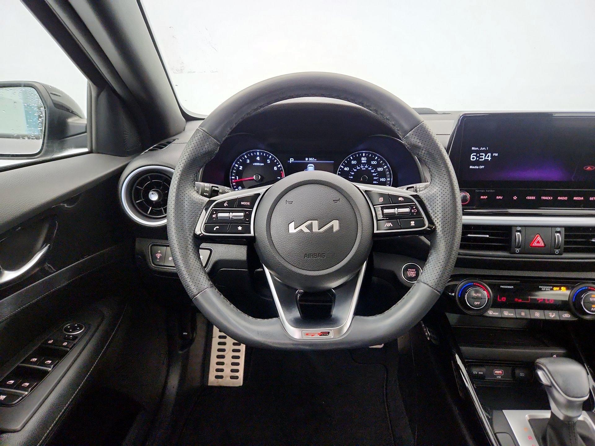 Thumbnail: 2023 Kia Forte - 10
