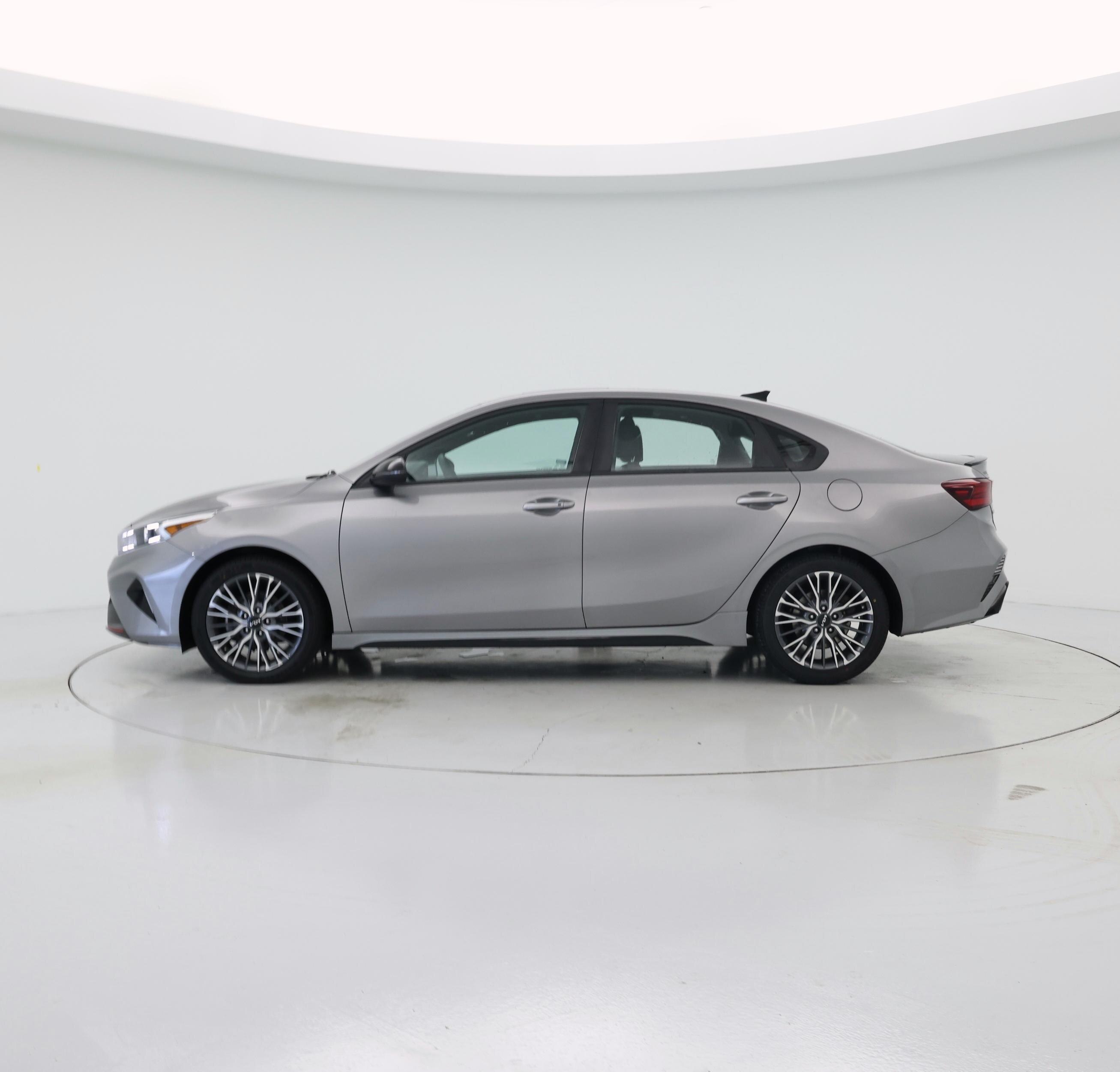 Thumbnail: 2023 Kia Forte - 3