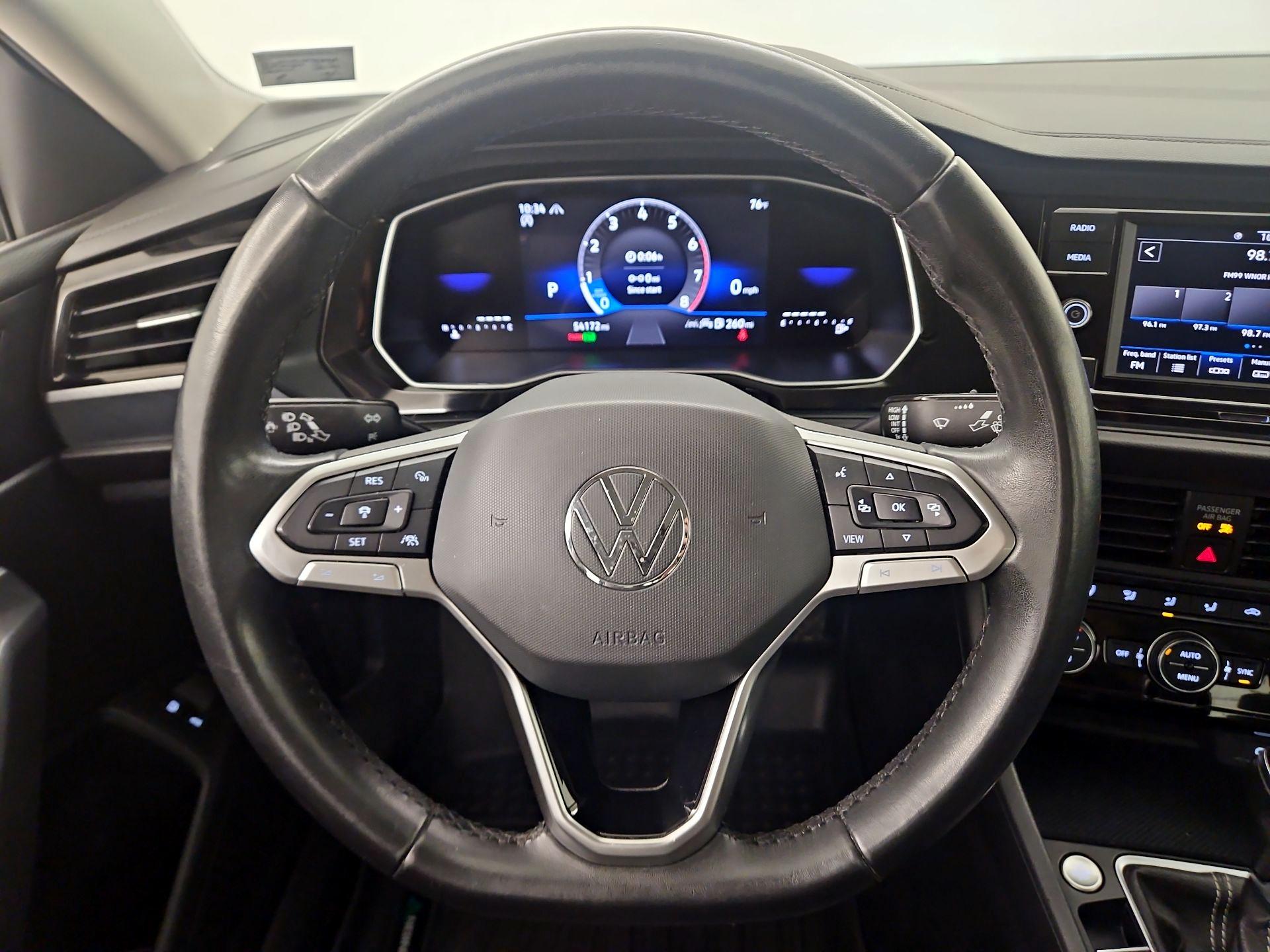 Thumbnail: 2024 Volkswagen Jetta - 10
