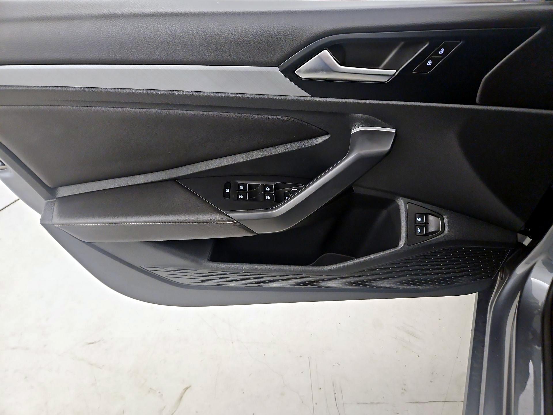 Thumbnail: 2024 Volkswagen Jetta - 12
