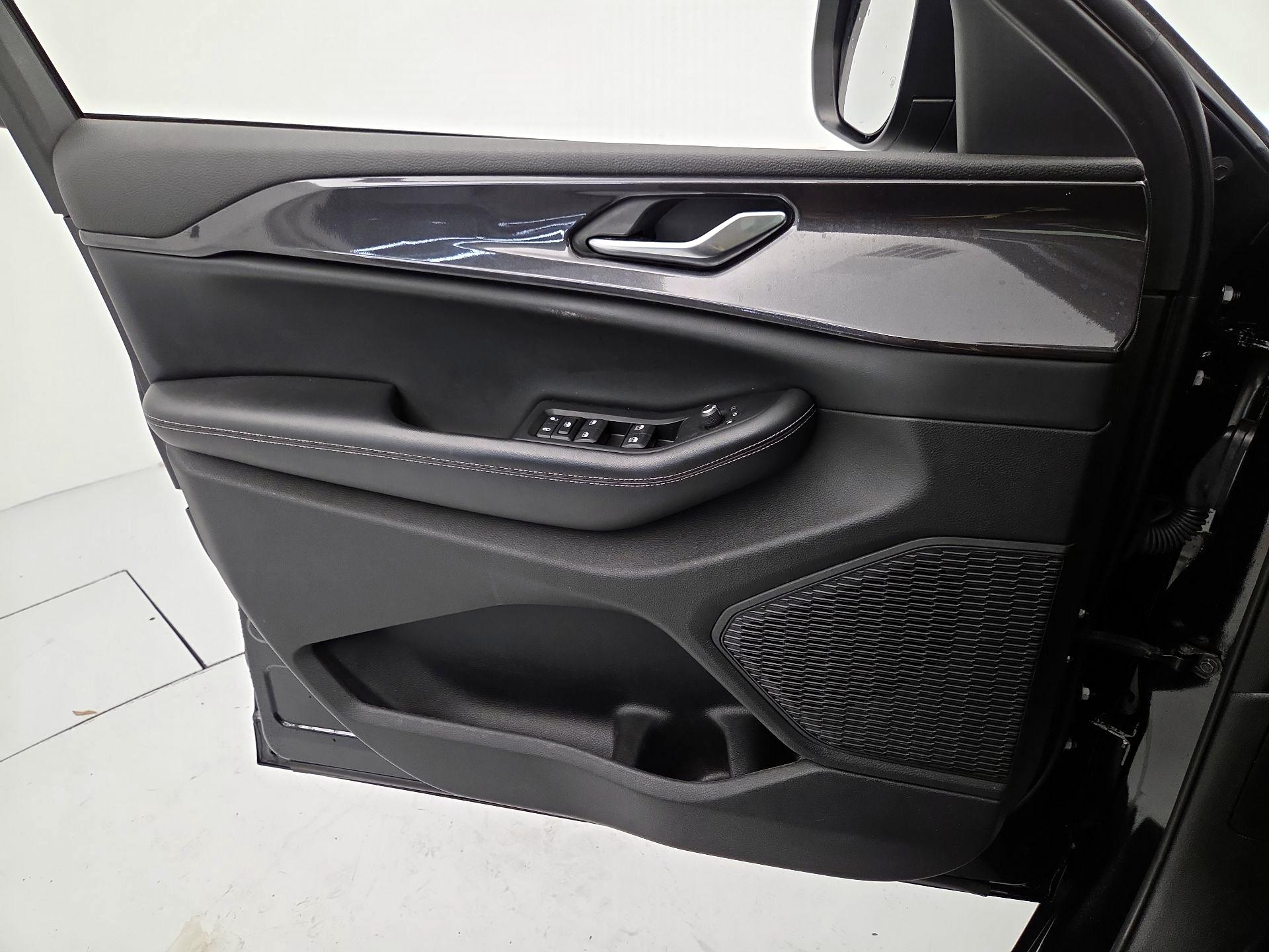 Thumbnail: 2023 Jeep Grand Cherokee - 12