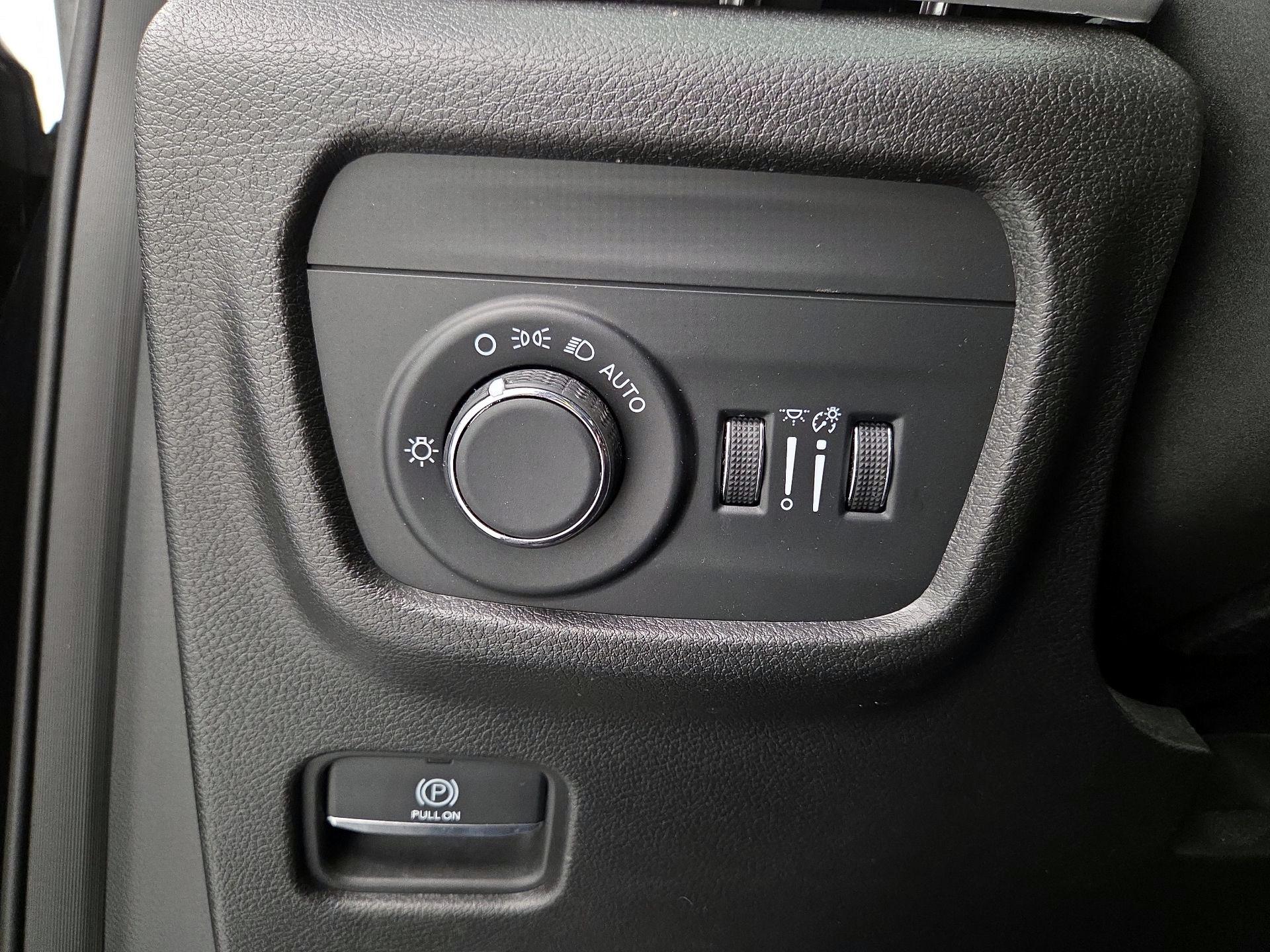 Thumbnail: 2023 Jeep Grand Cherokee - 13