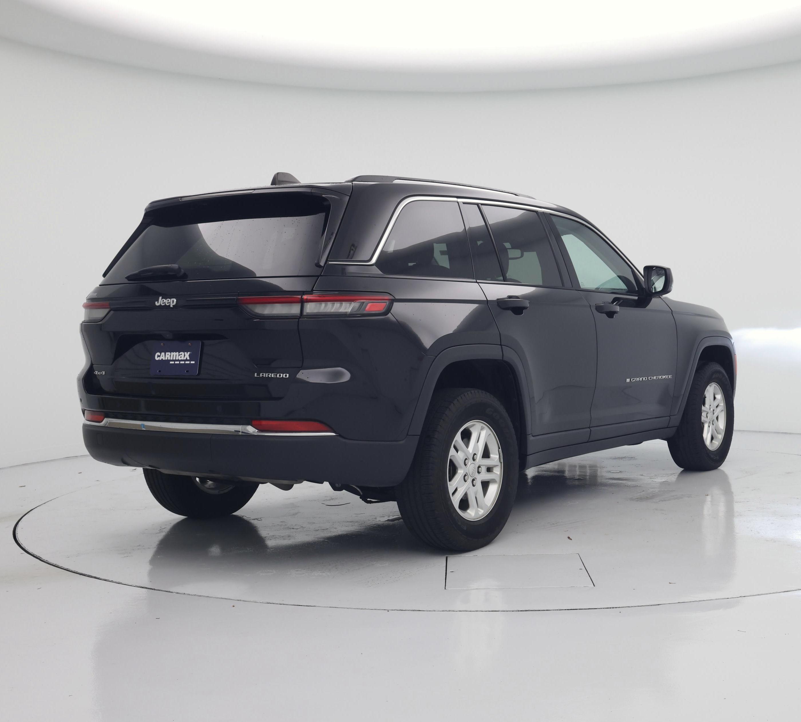 Thumbnail: 2023 Jeep Grand Cherokee - 8