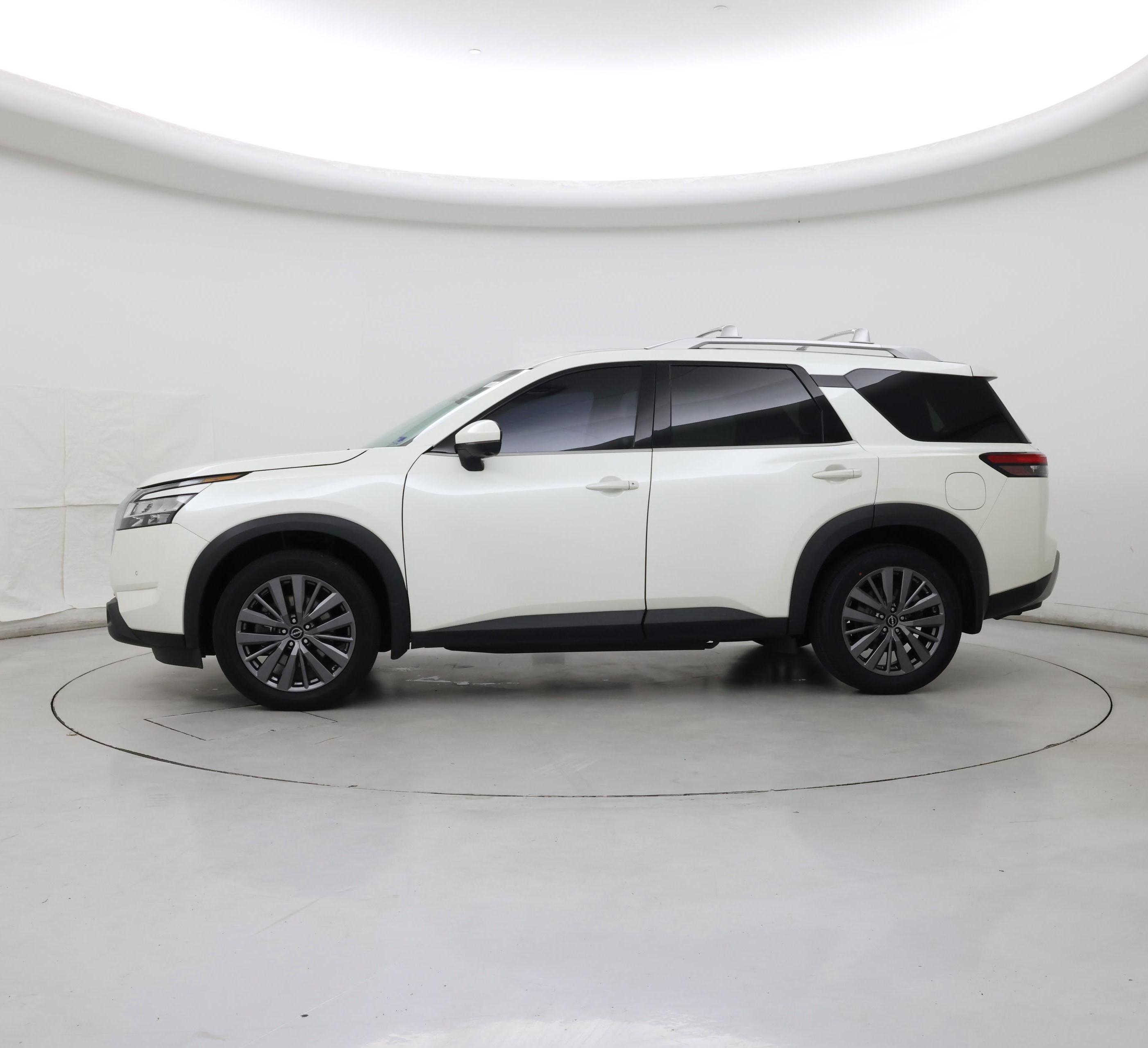 Thumbnail: 2024 Nissan Pathfinder - 3