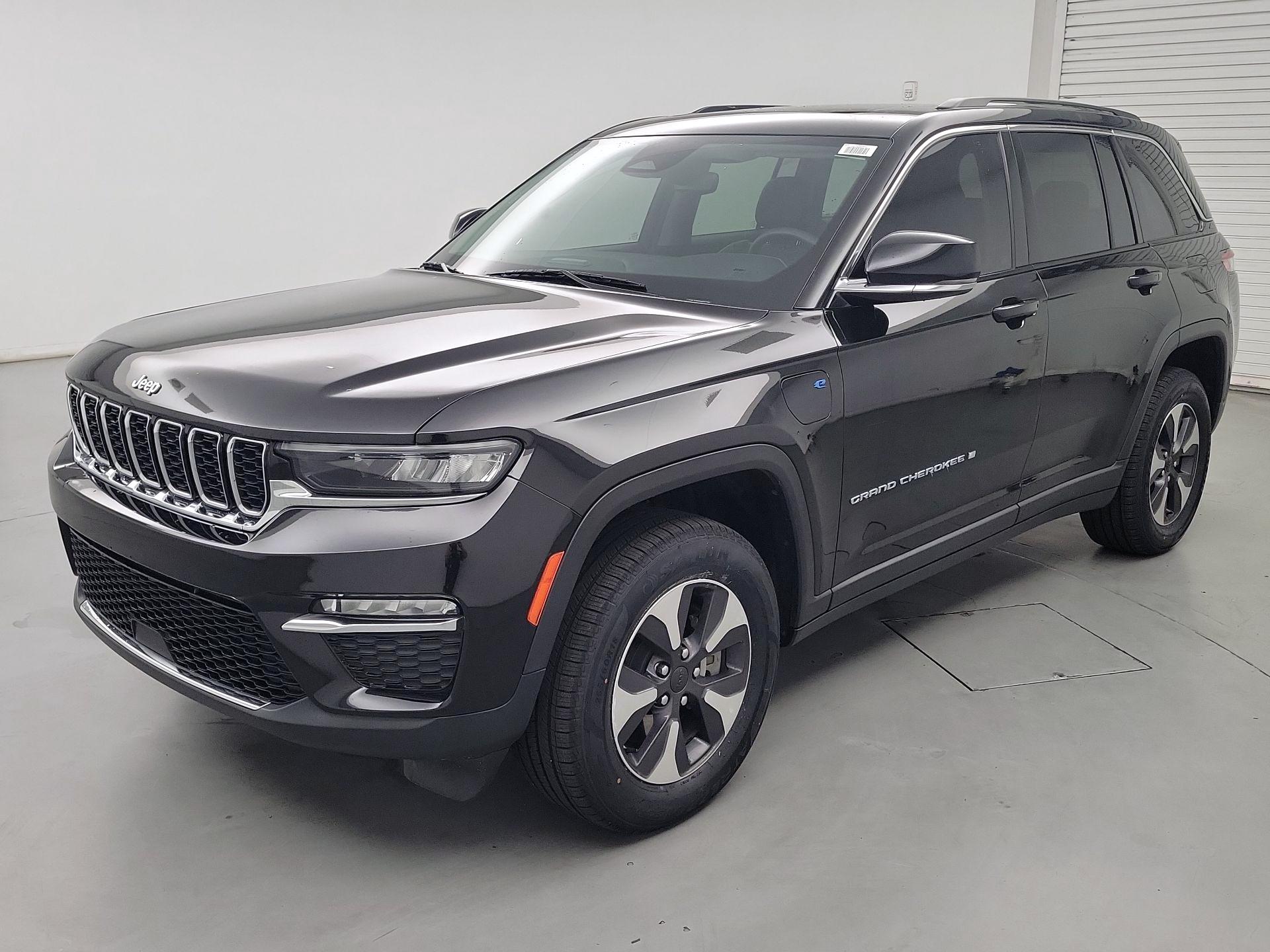 Thumbnail: 2022 Jeep Grand Cherokee - 3