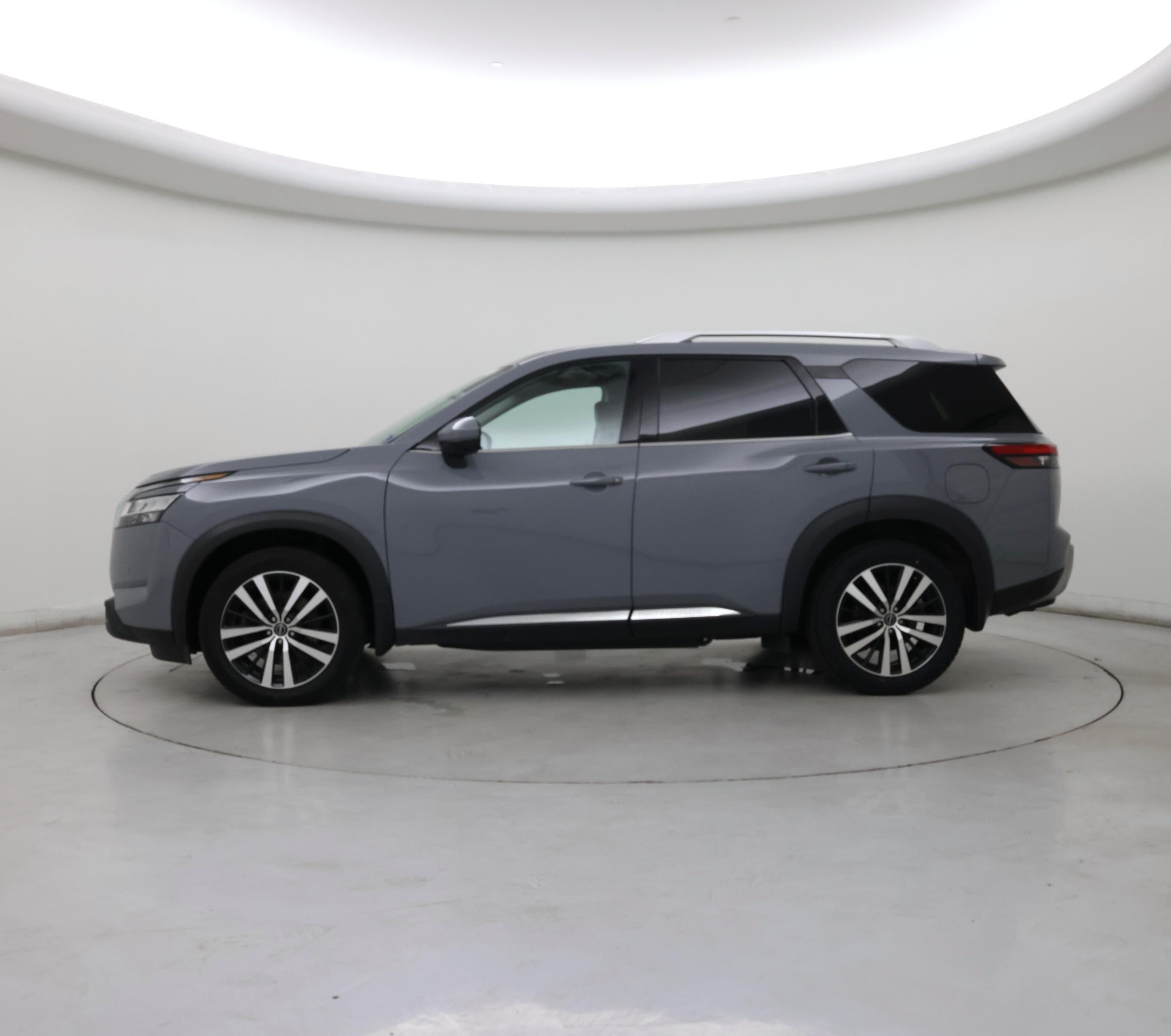 Thumbnail: 2023 Nissan Pathfinder - 3