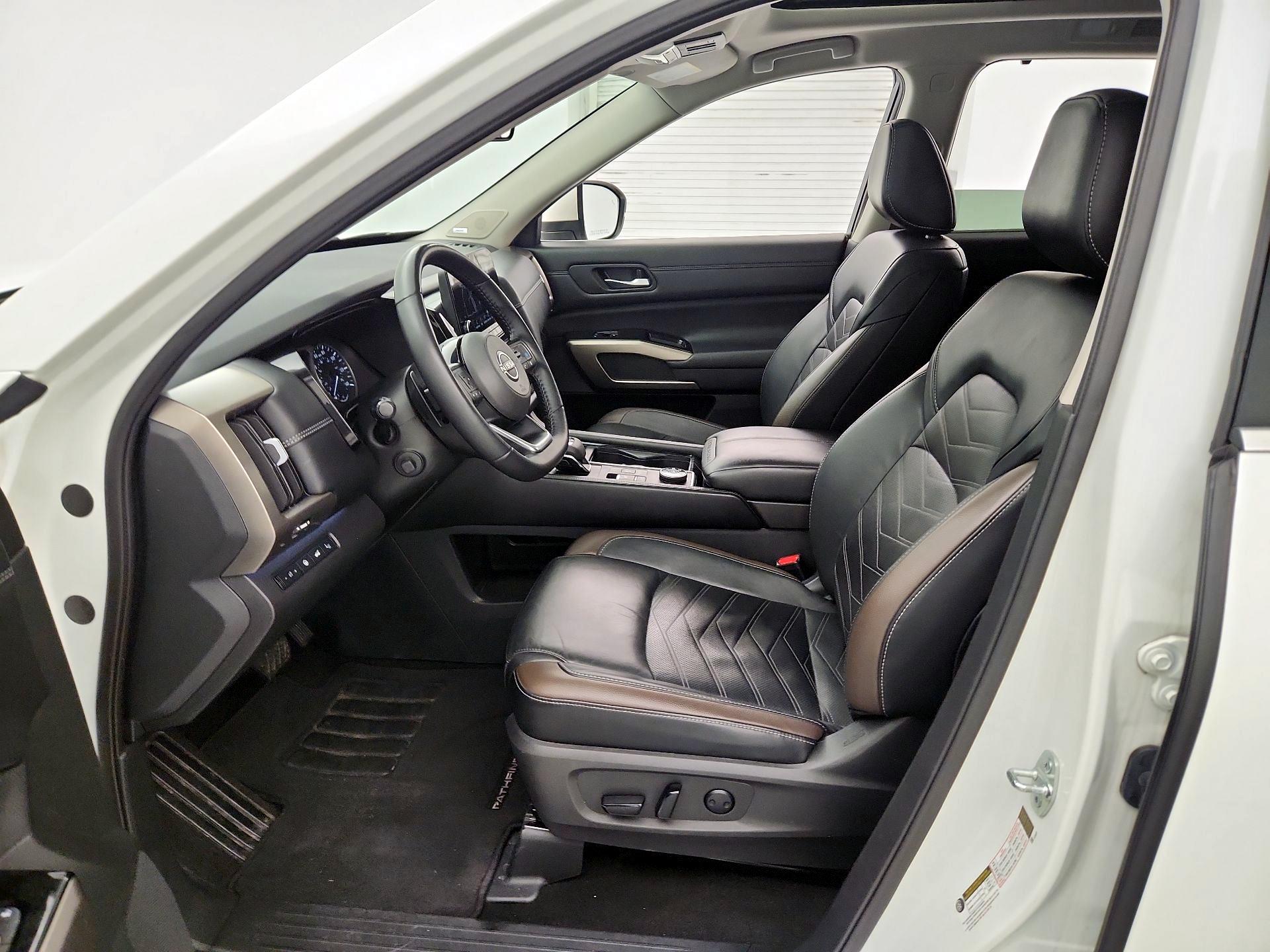 Thumbnail: 2023 Nissan Pathfinder - 11
