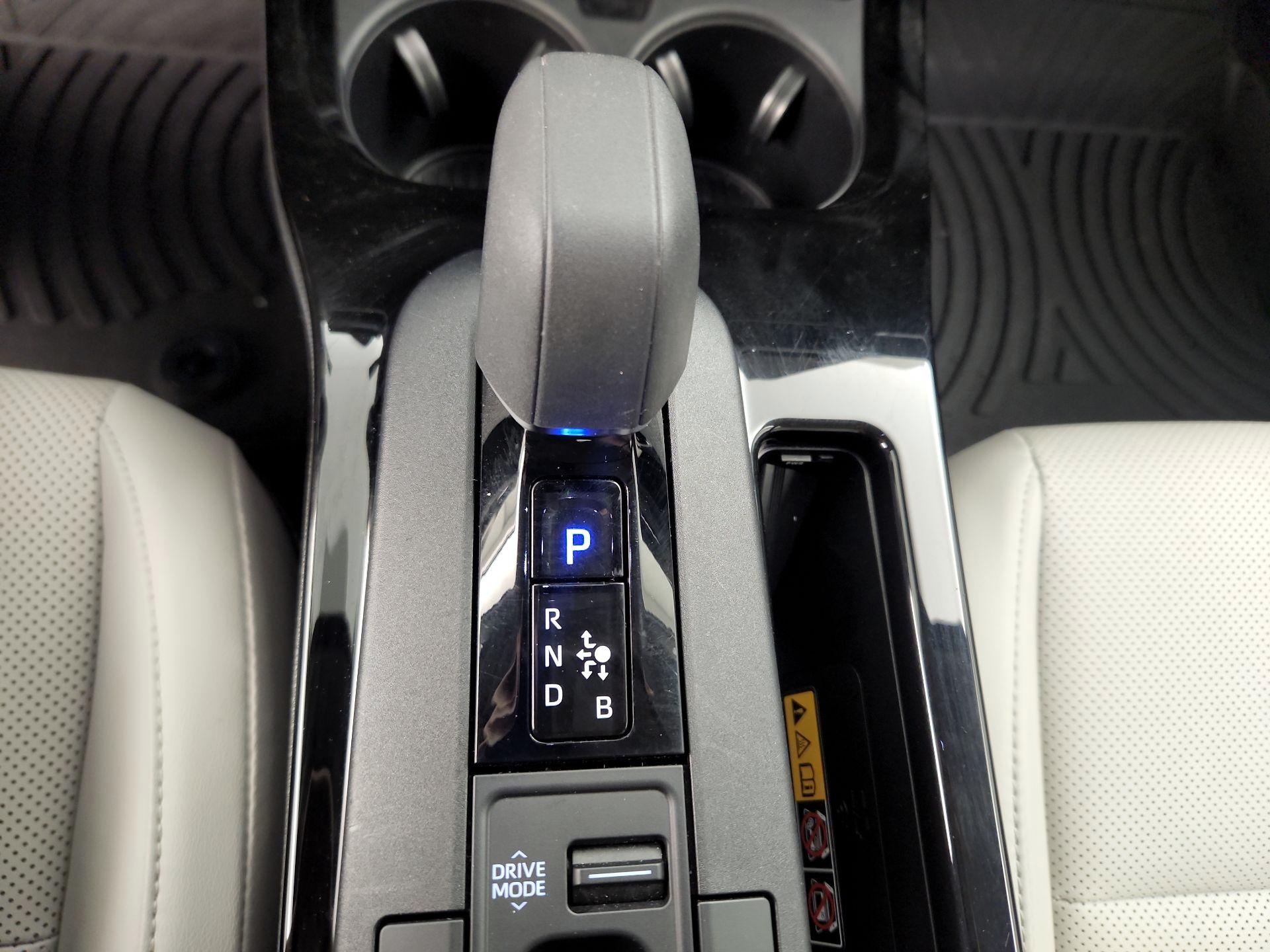 Thumbnail: 2024 Toyota Prius - 17