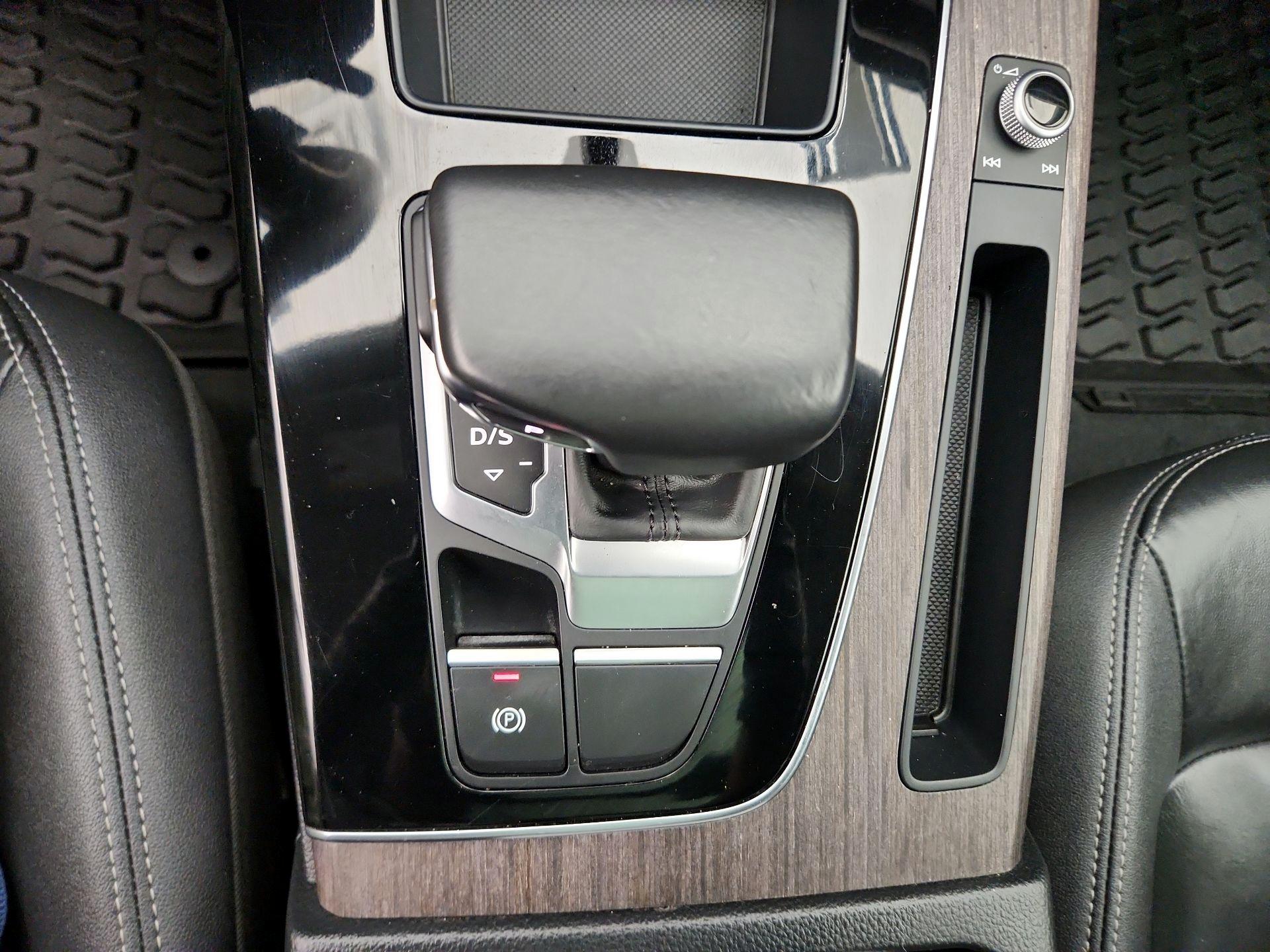 Thumbnail: 2022 Audi Q5 - 17