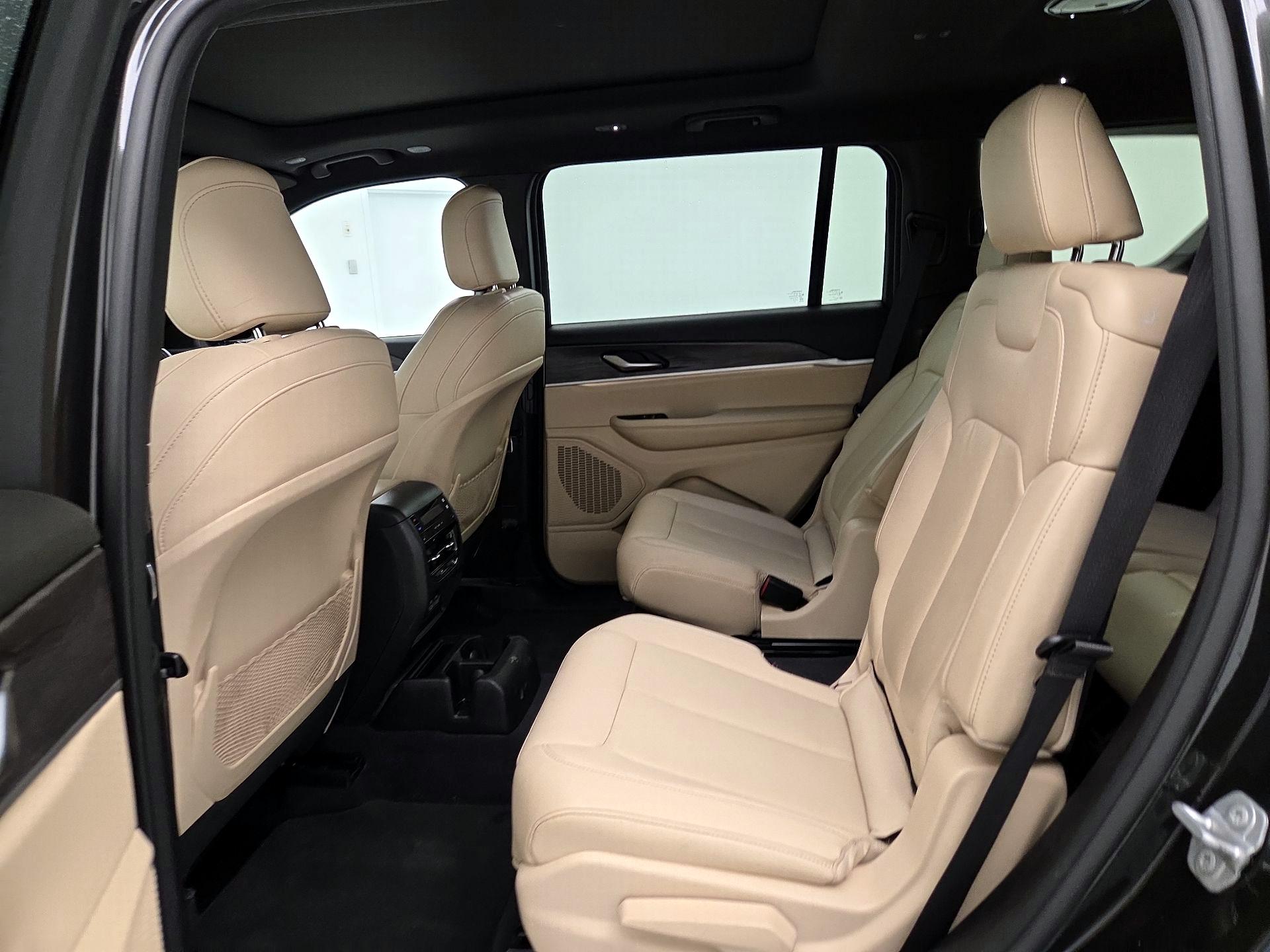 Thumbnail: 2023 Jeep Grand Cherokee L - 20