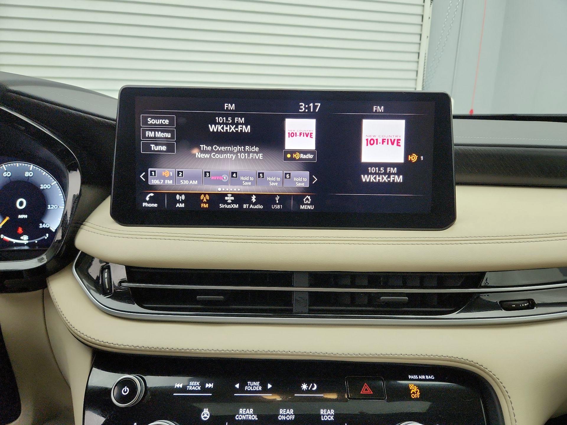 Thumbnail: 2023 INFINITI QX60 - 16