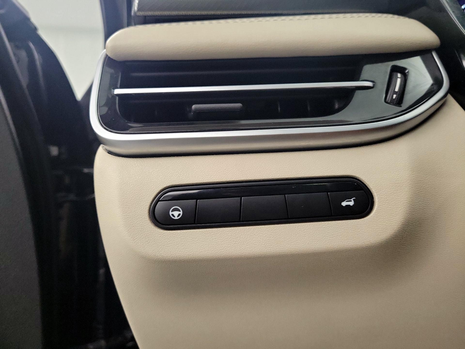 Thumbnail: 2023 INFINITI QX60 - 13