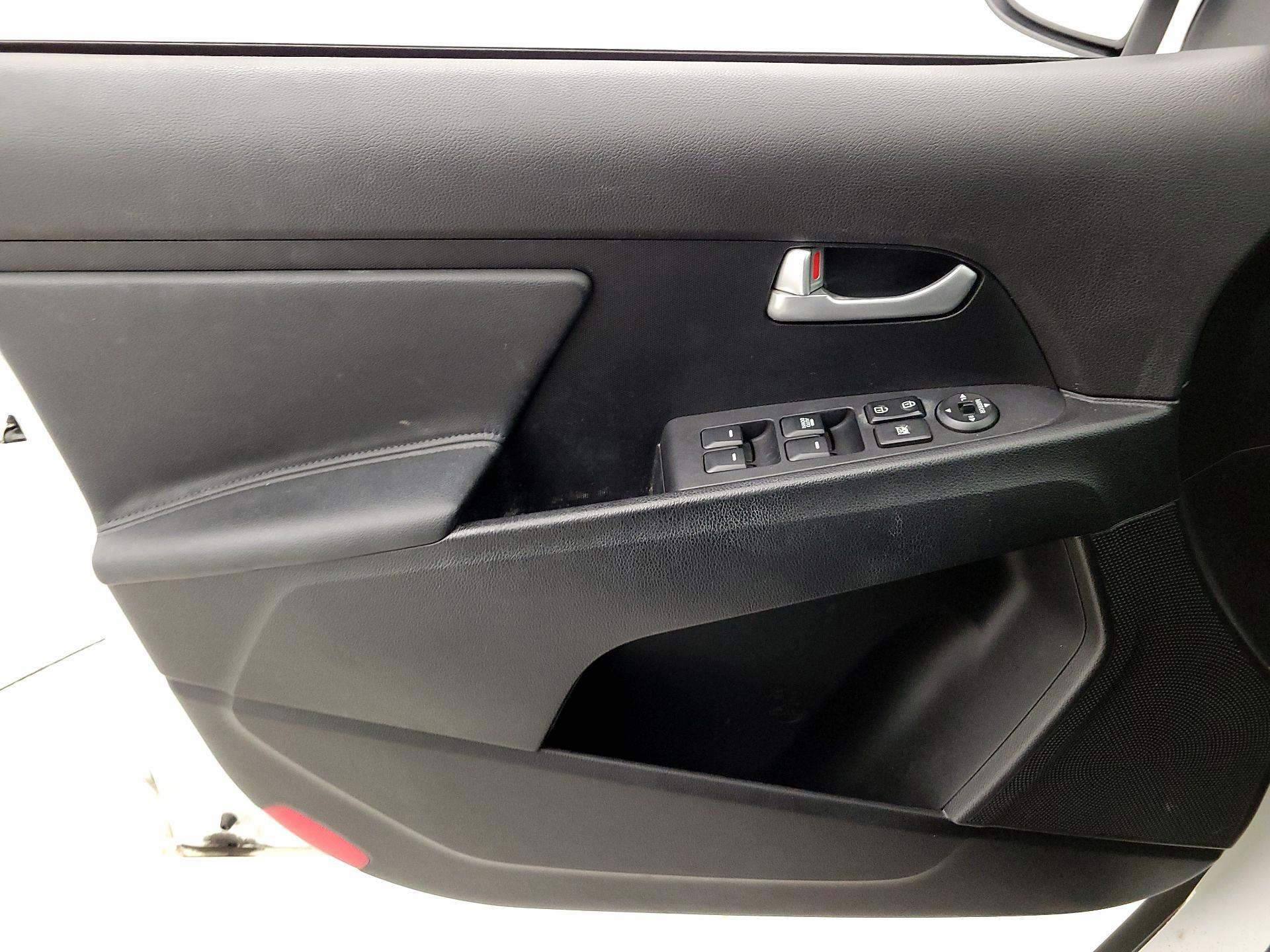 Thumbnail: 2014 Kia Sportage - 12