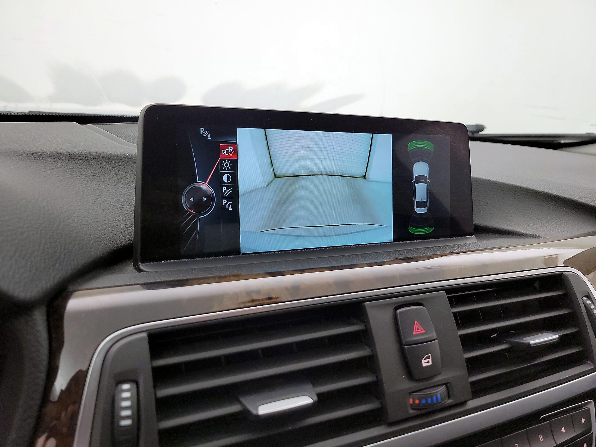 Thumbnail: 2016 BMW 3 Series - 15