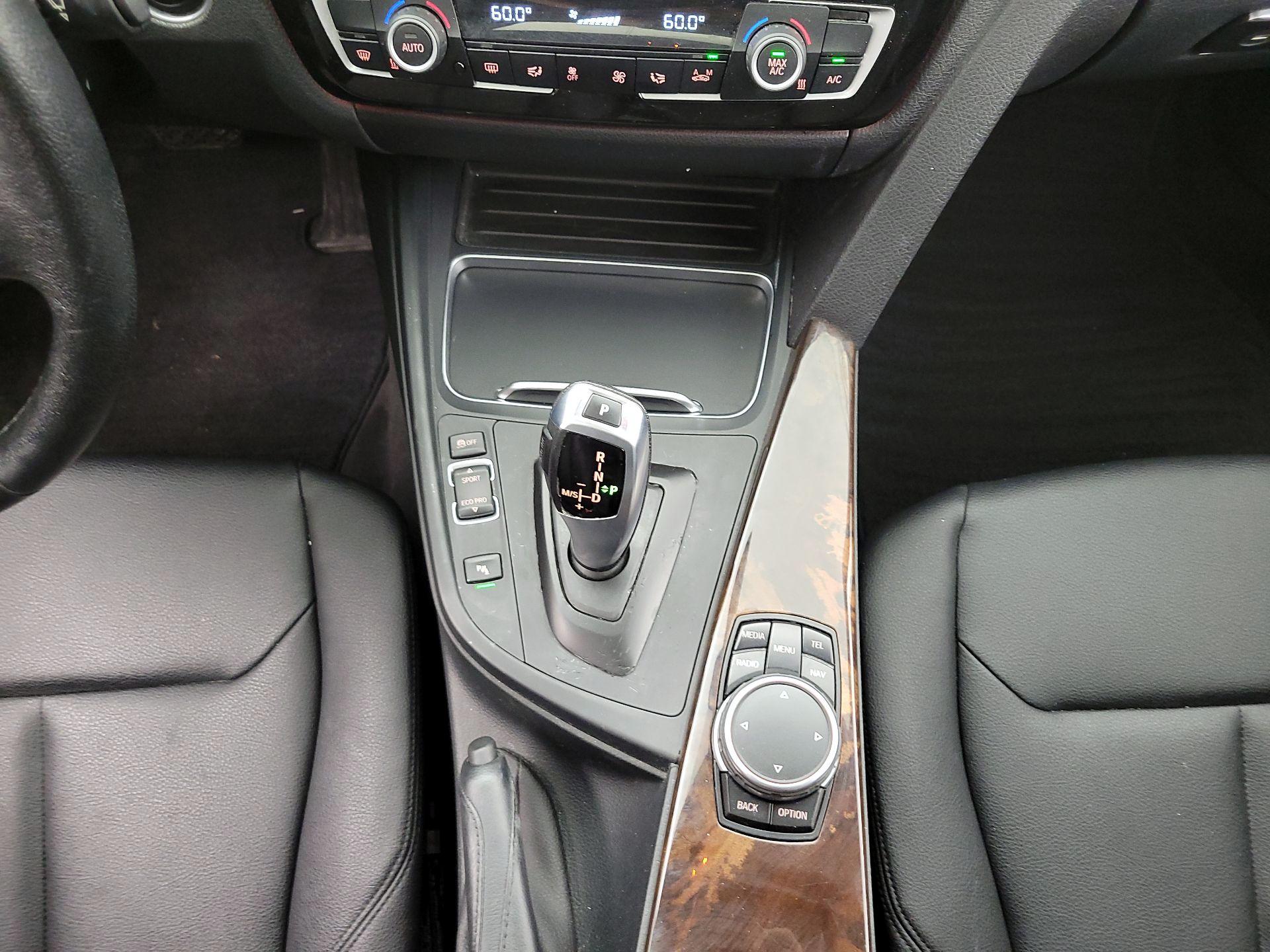 Thumbnail: 2016 BMW 3 Series - 18